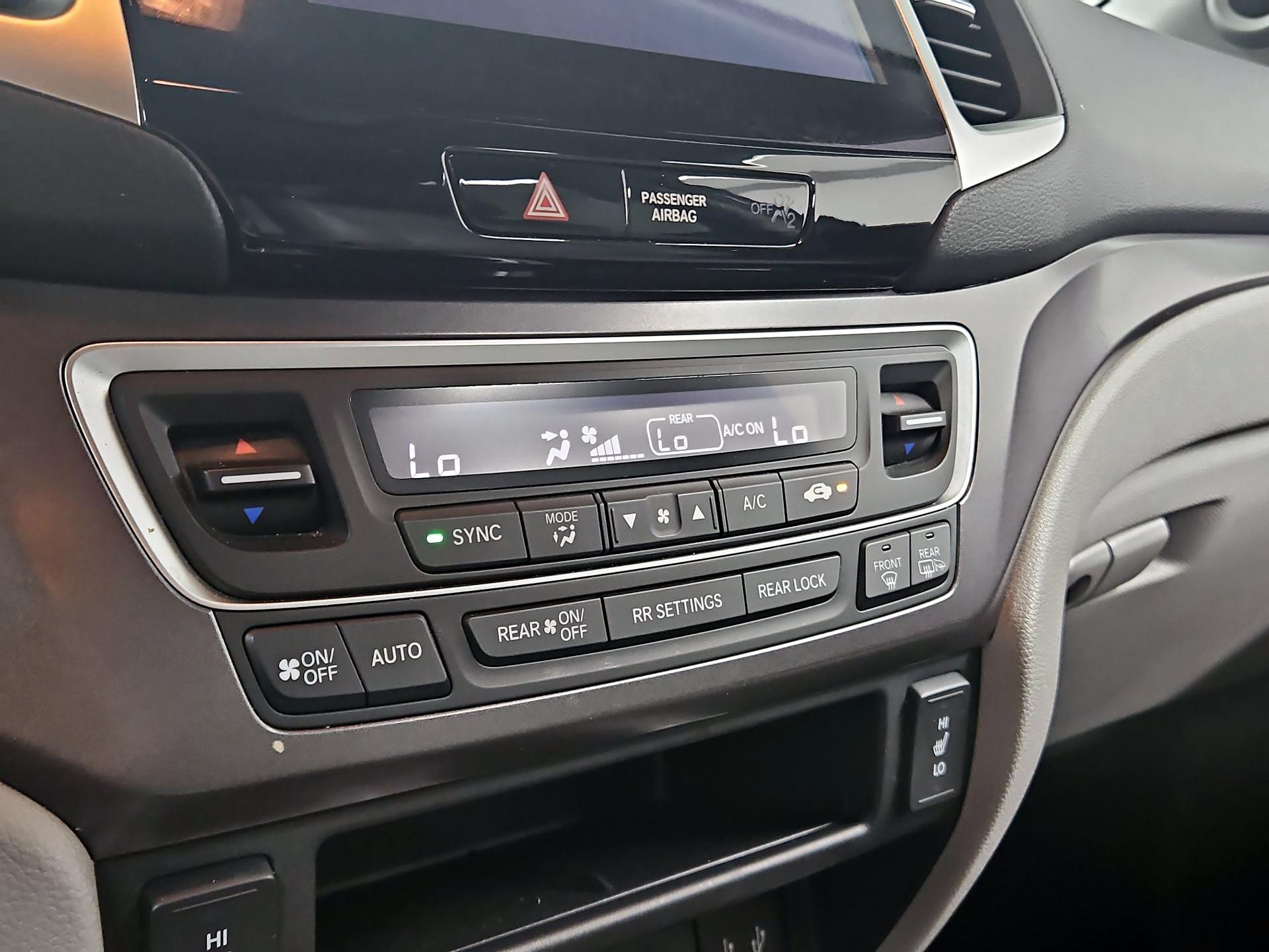 Thumbnail: 2016 Honda Pilot - 16