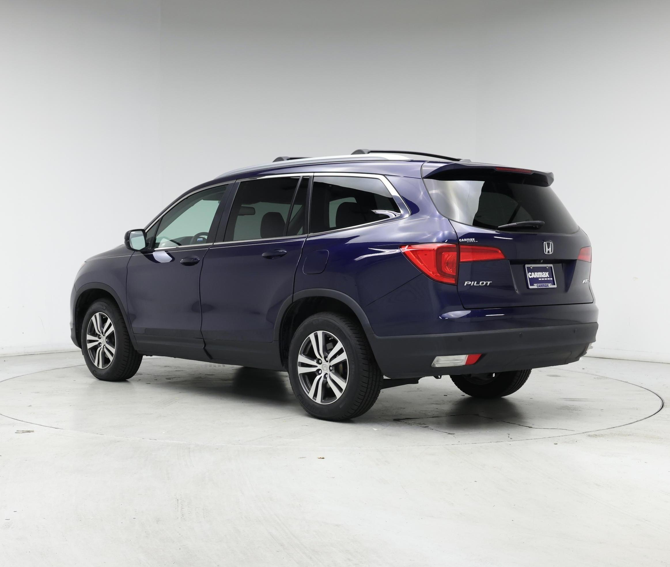 Thumbnail: 2016 Honda Pilot - 2