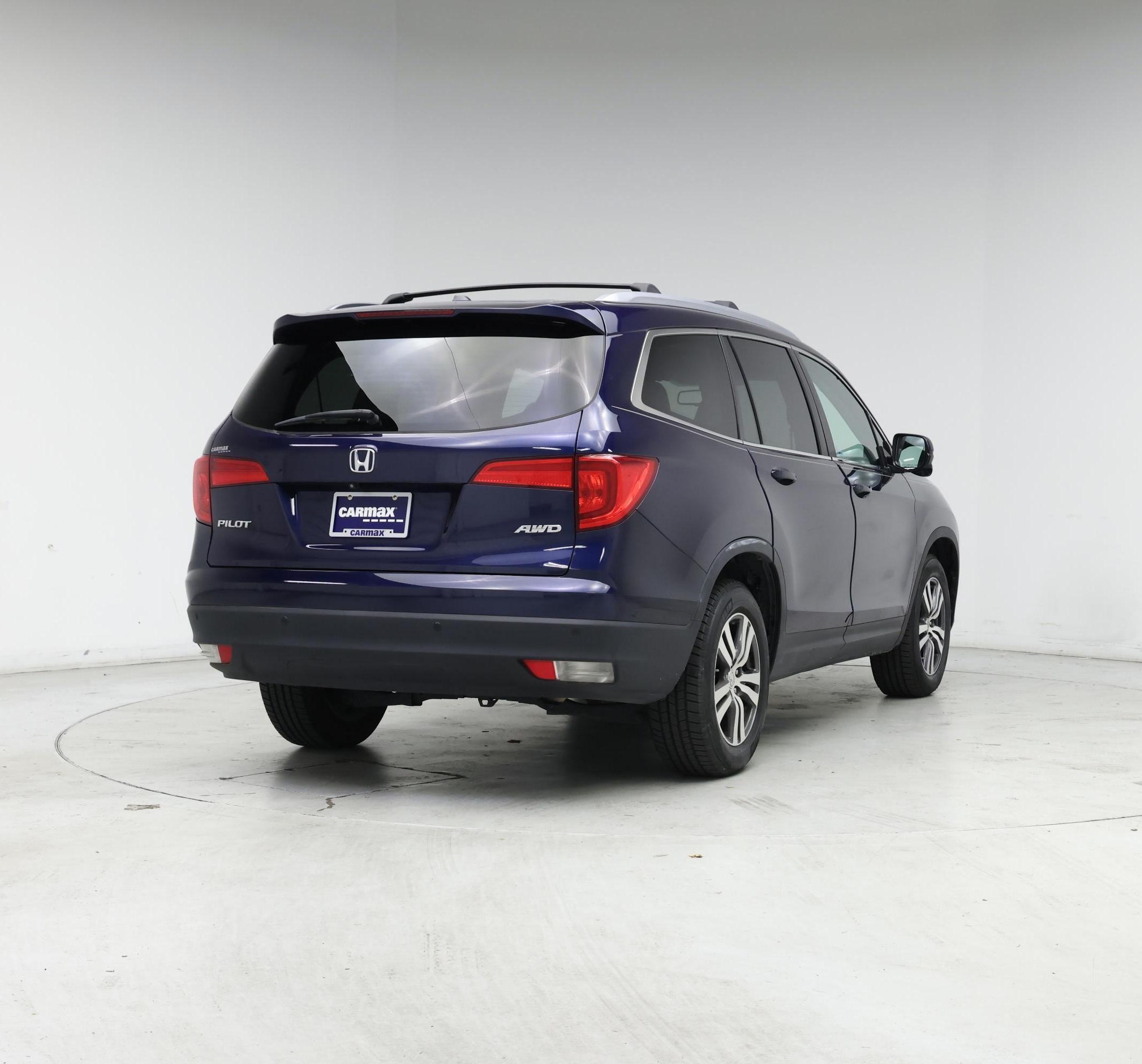 Thumbnail: 2016 Honda Pilot - 8
