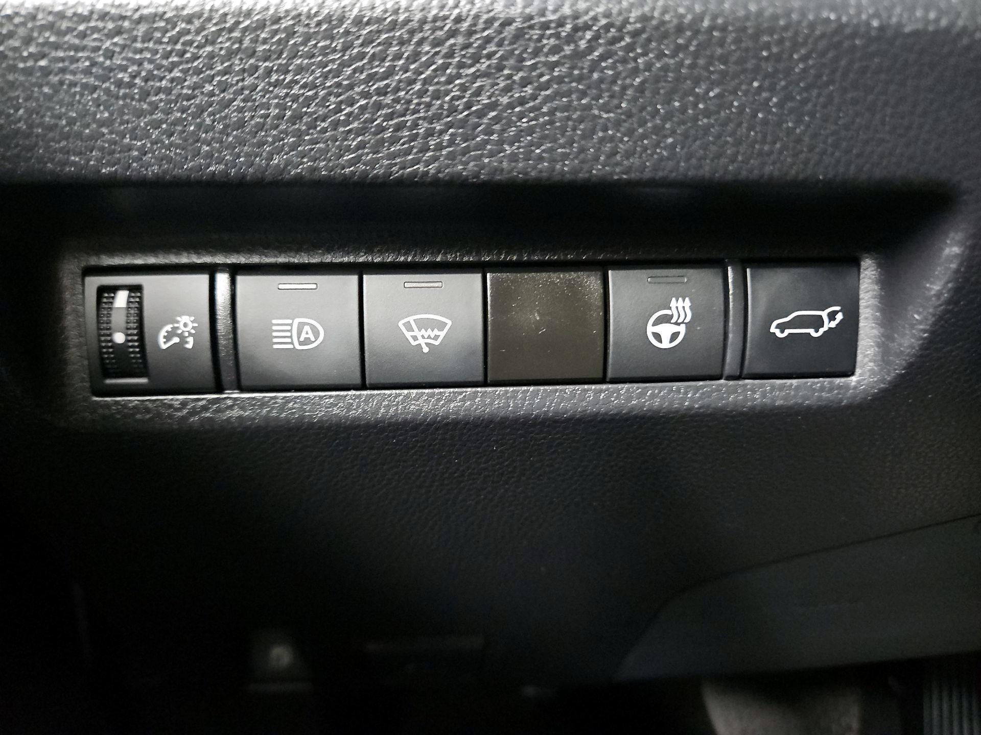 Thumbnail: 2022 Toyota RAV4 - 13
