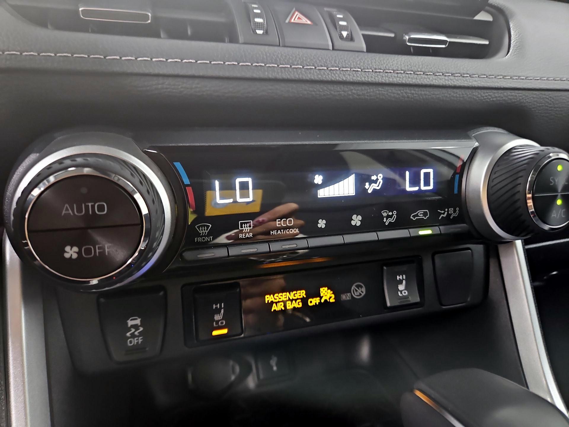 Thumbnail: 2022 Toyota RAV4 - 16