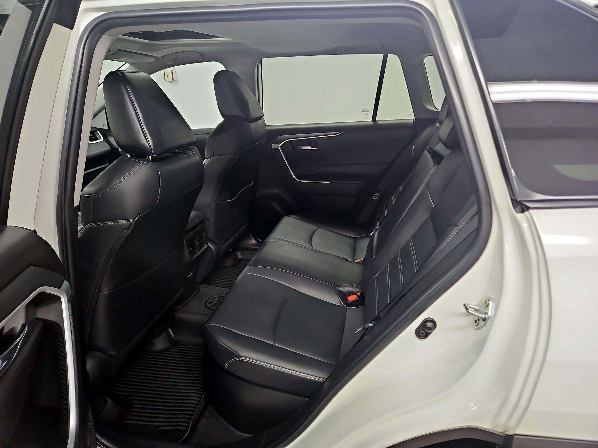 Thumbnail: 2022 Toyota RAV4 - 20