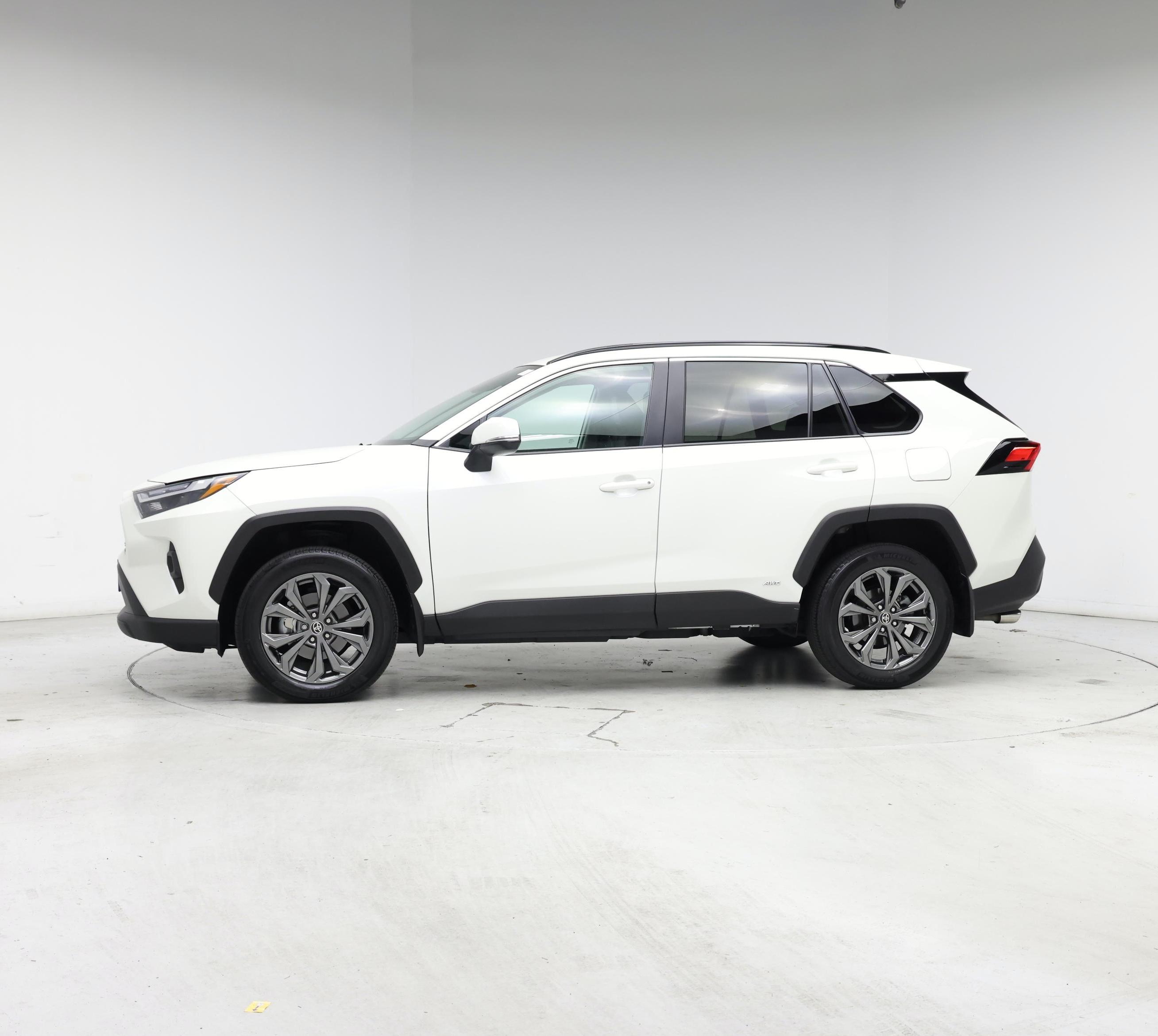 Thumbnail: 2022 Toyota RAV4 - 3