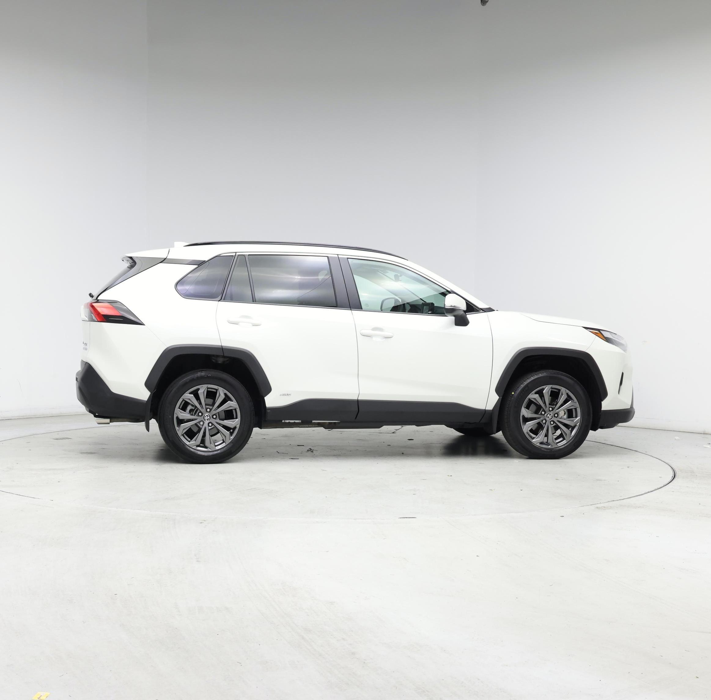 Thumbnail: 2022 Toyota RAV4 - 7