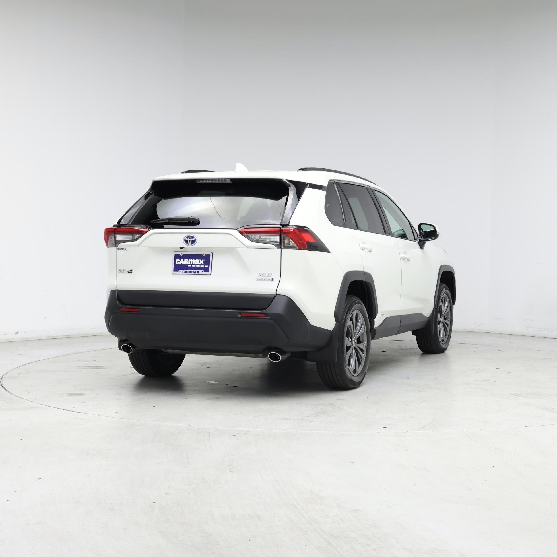 Thumbnail: 2022 Toyota RAV4 - 8