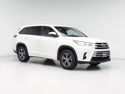 White 2017 Toyota Highlander LE