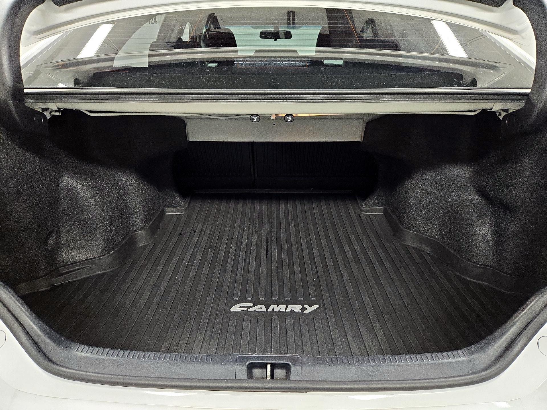 Thumbnail: 2017 Toyota Camry - 20