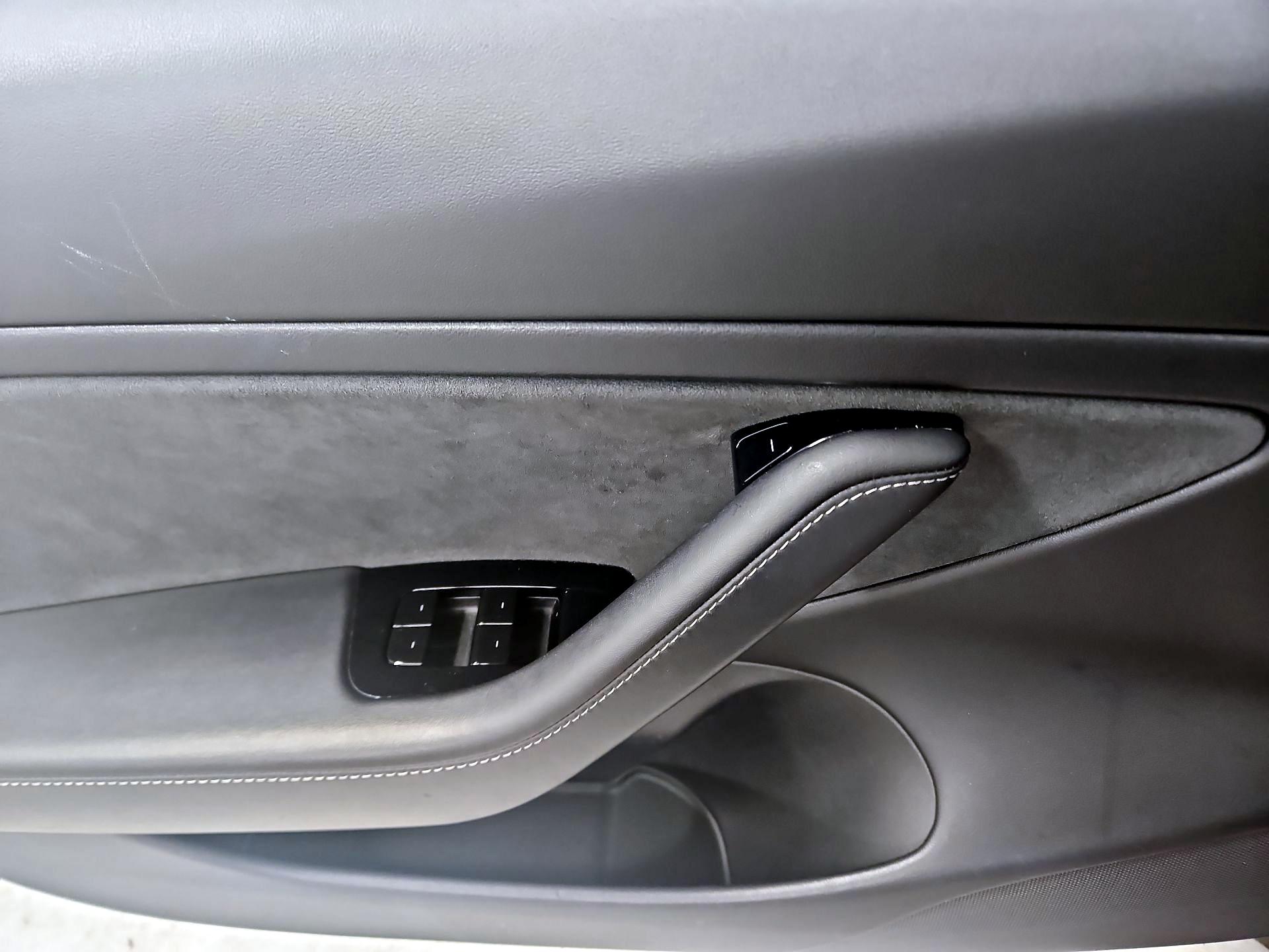 Thumbnail: 2020 Tesla Model 3 - 12
