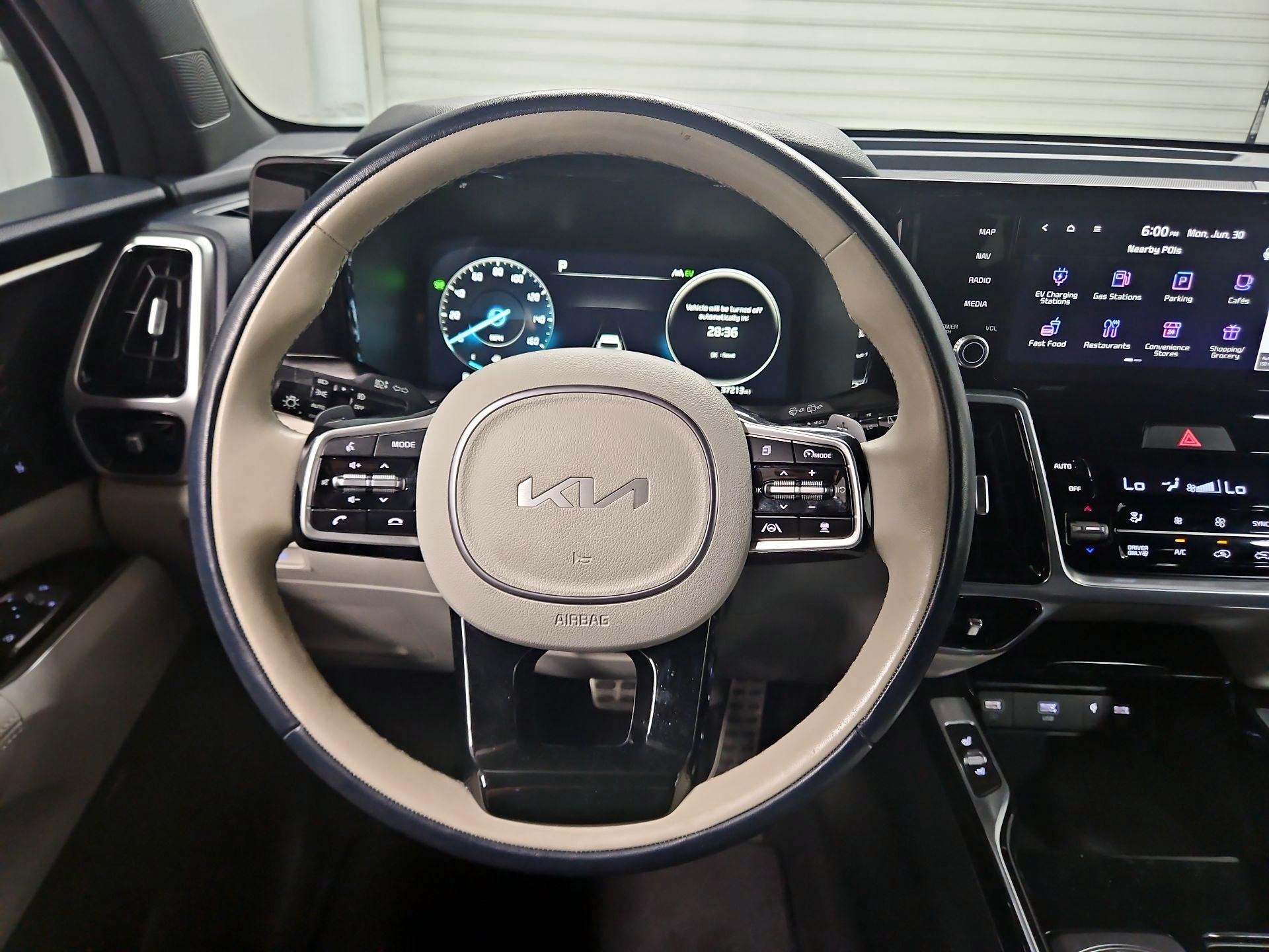 Thumbnail: 2023 Kia Sorento - 10