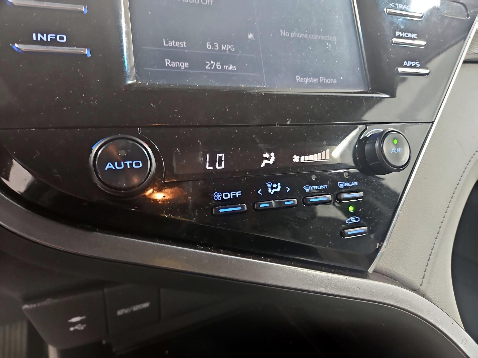 Thumbnail: 2018 Toyota Camry - 16