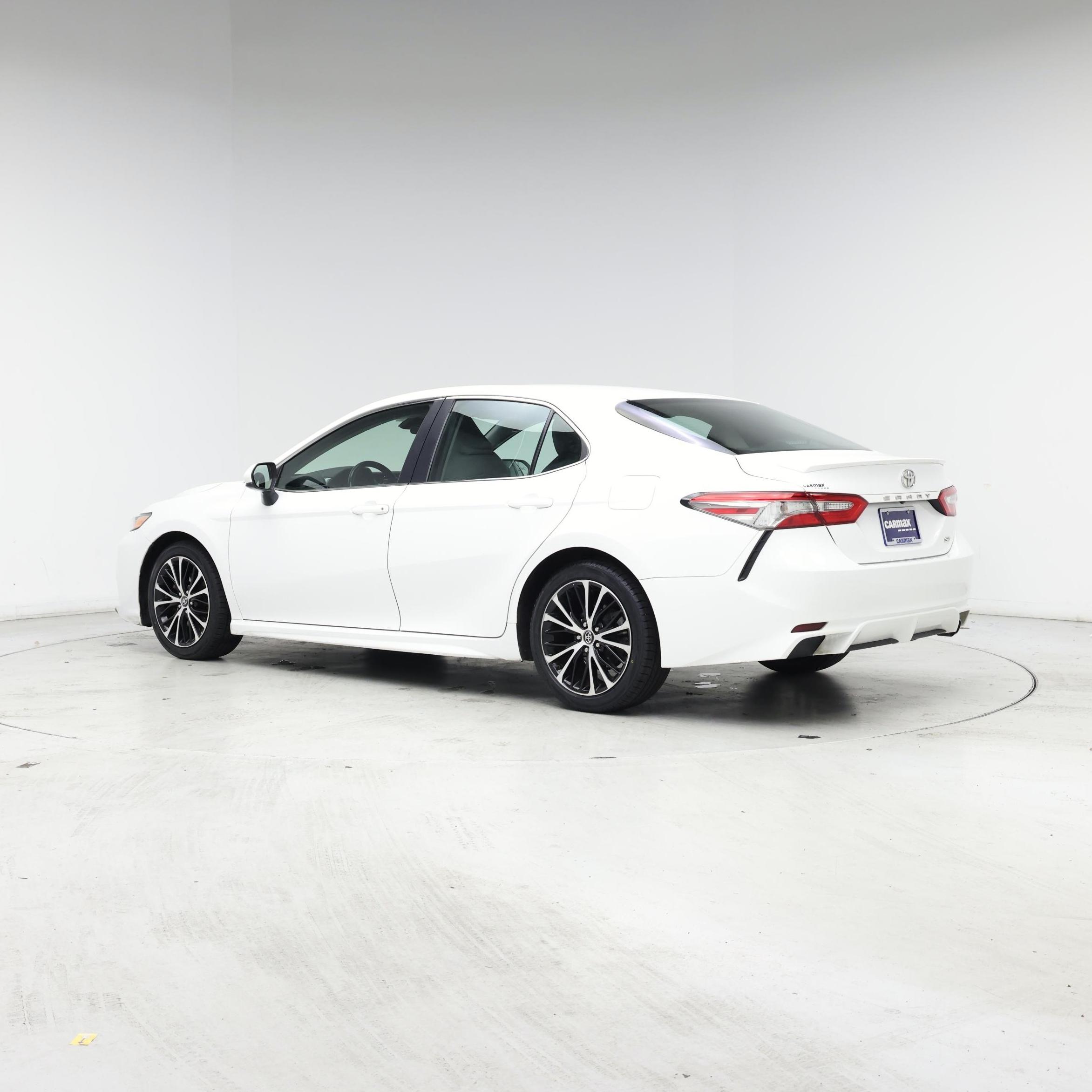Thumbnail: 2018 Toyota Camry - 2