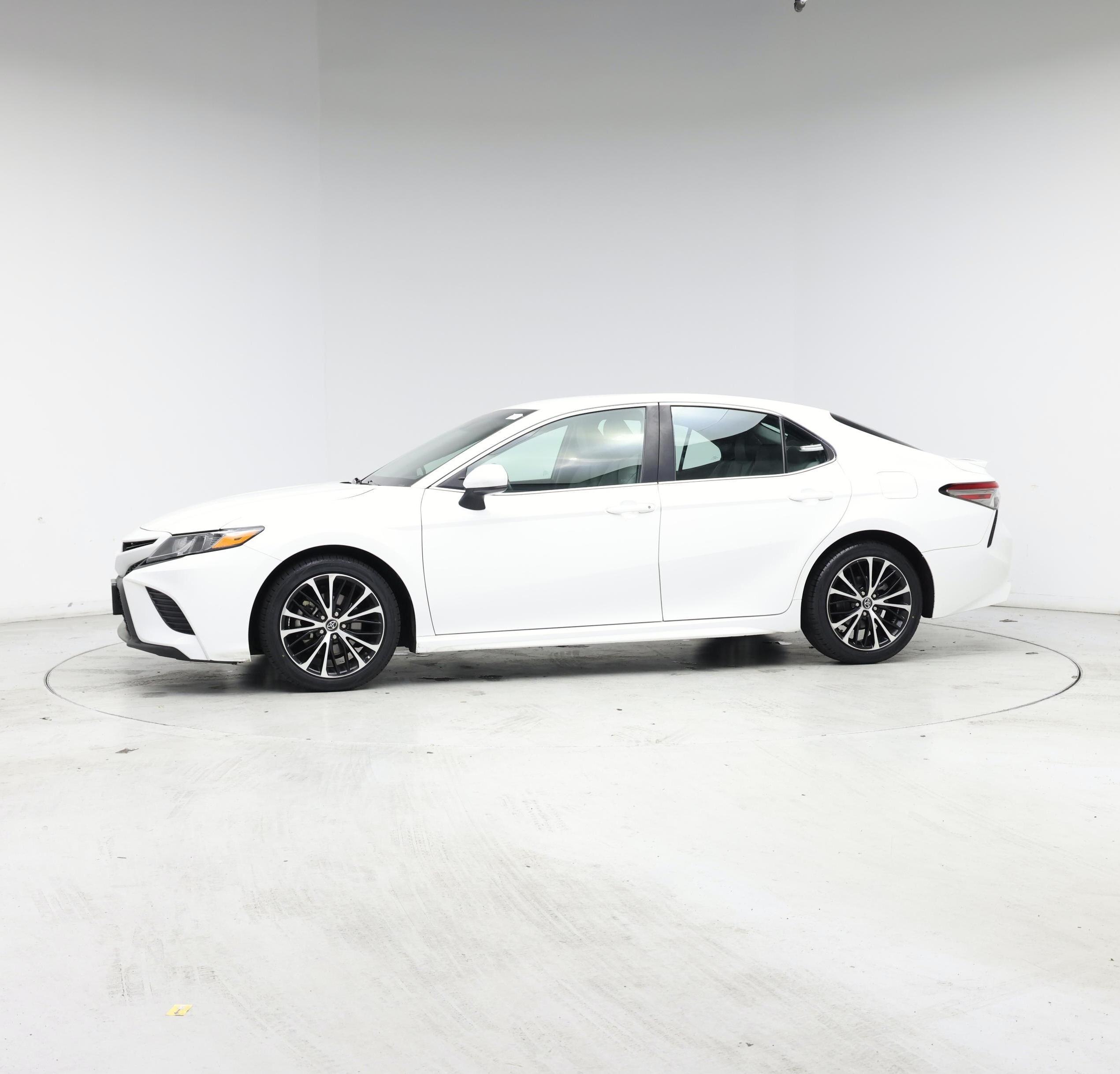 Thumbnail: 2018 Toyota Camry - 3