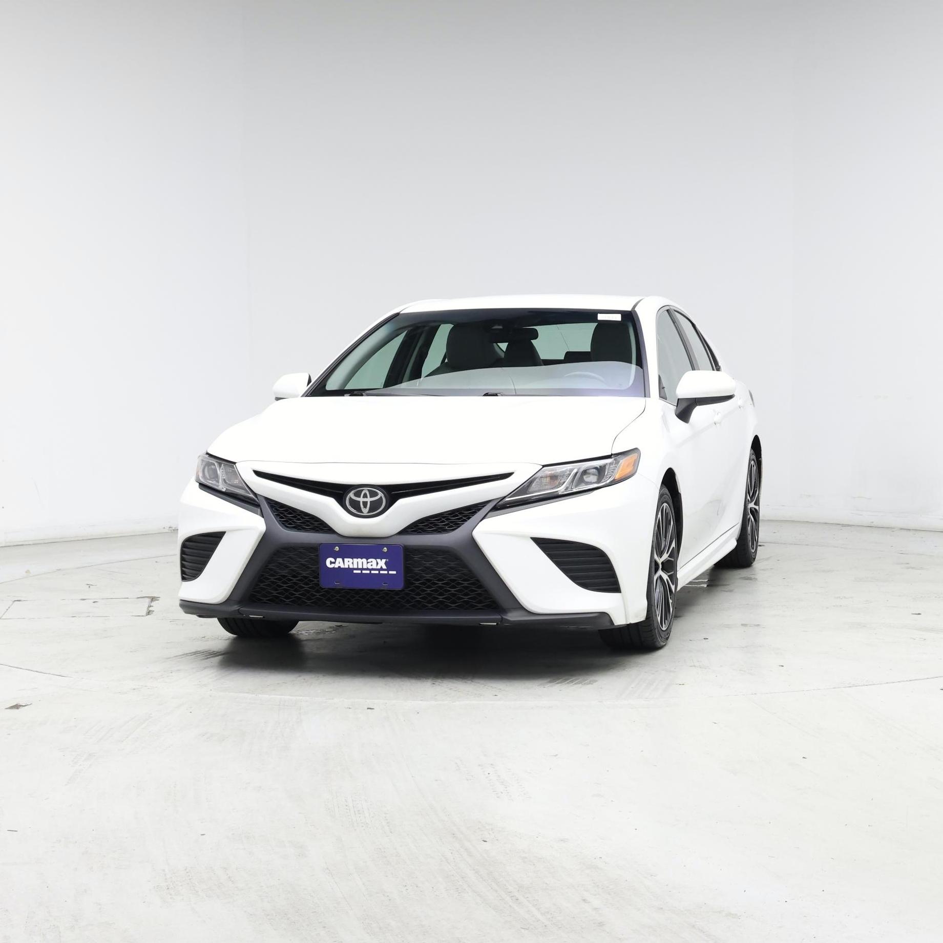 Thumbnail: 2018 Toyota Camry - 4