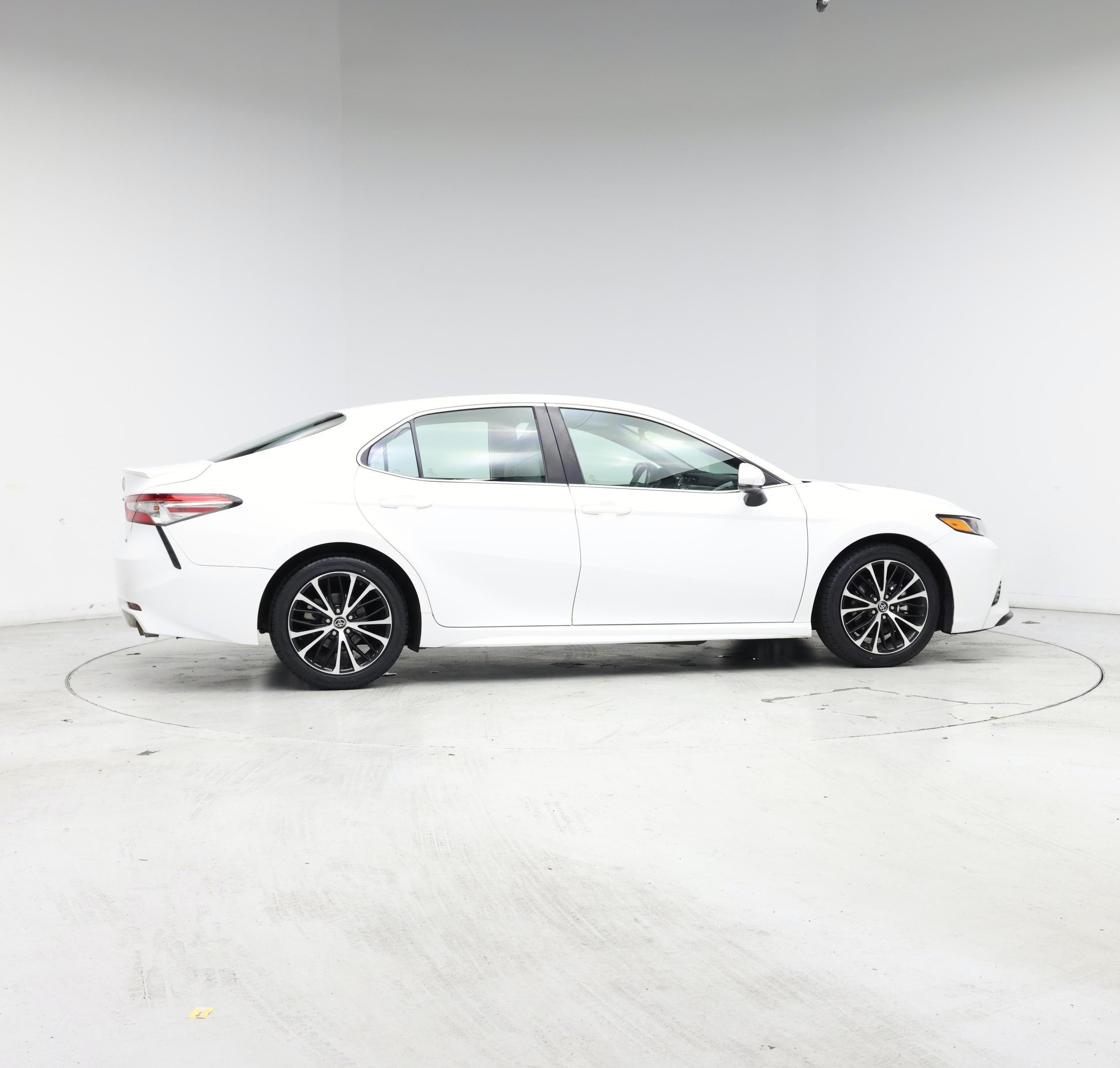 Thumbnail: 2018 Toyota Camry - 7