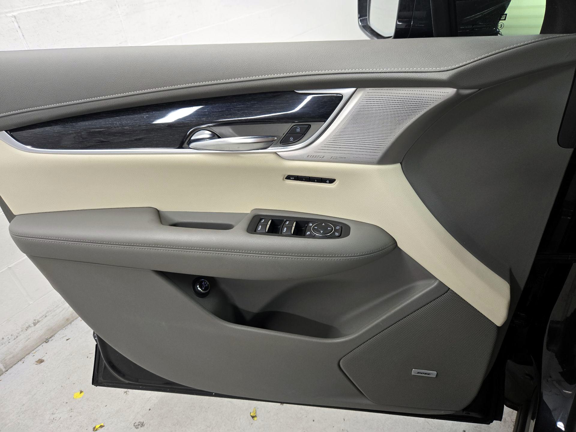Thumbnail: 2020 Cadillac XT6 - 12