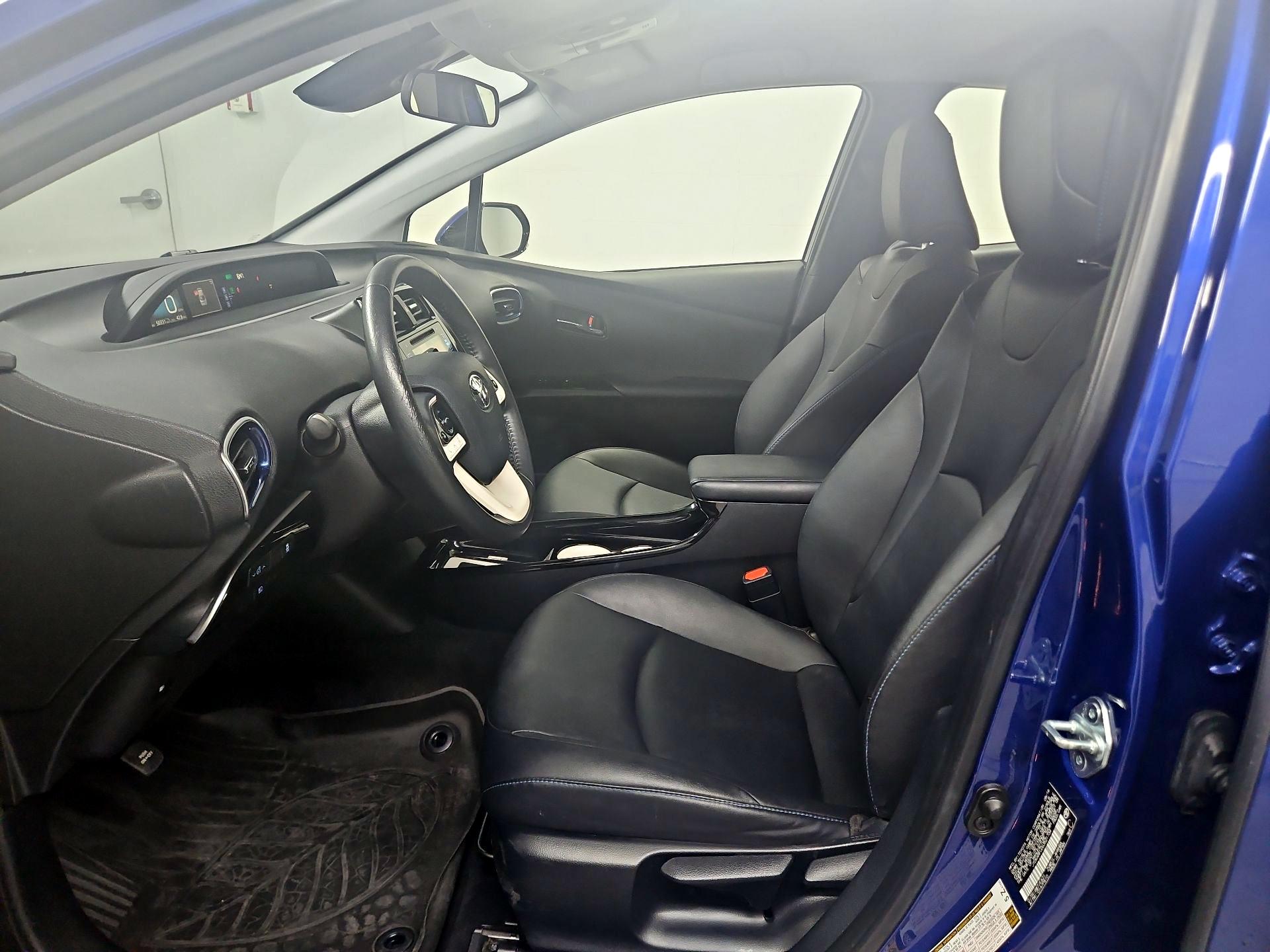 Thumbnail: 2016 Toyota Prius - 11