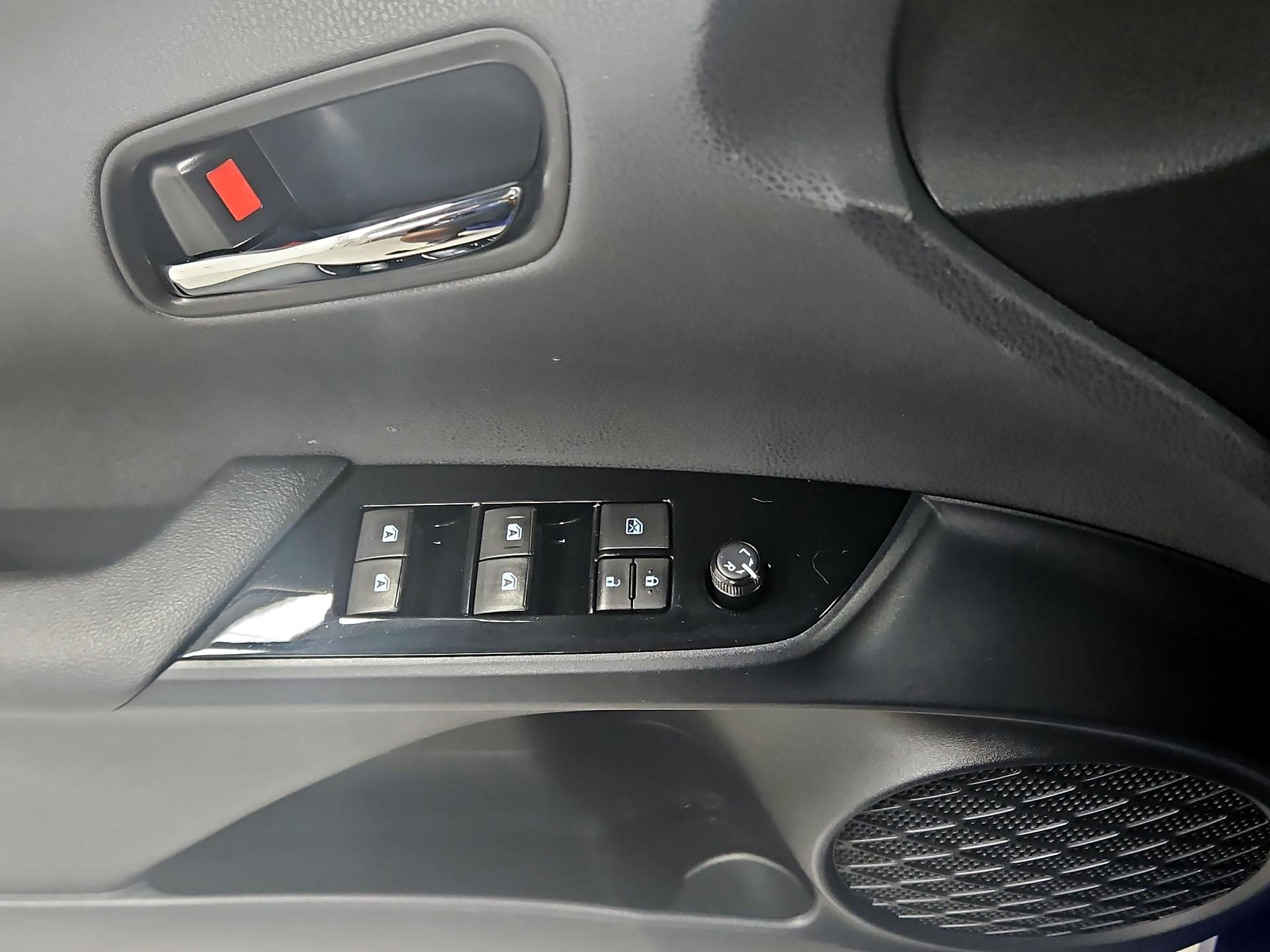 Thumbnail: 2016 Toyota Prius - 12