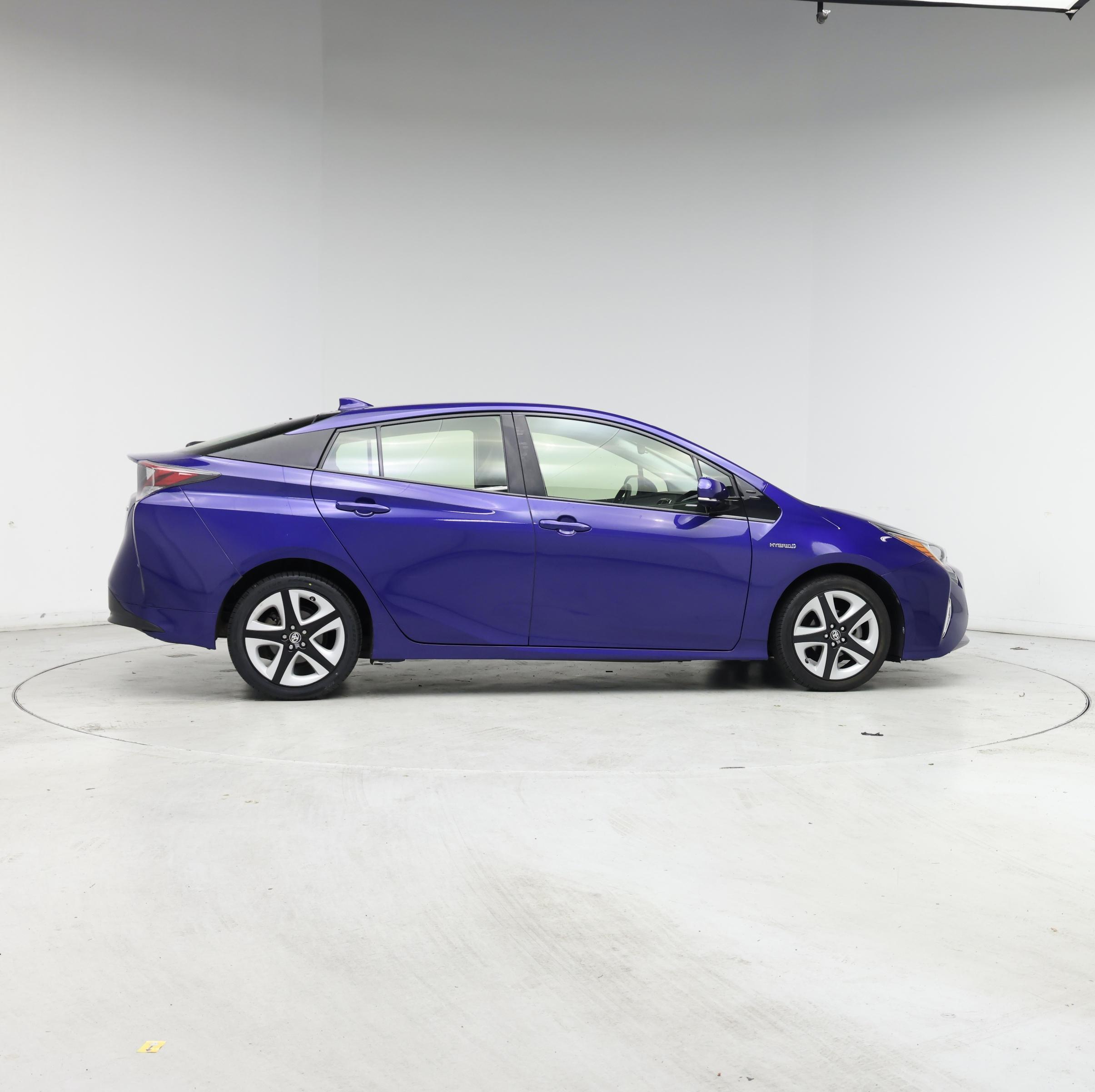 Thumbnail: 2016 Toyota Prius - 7