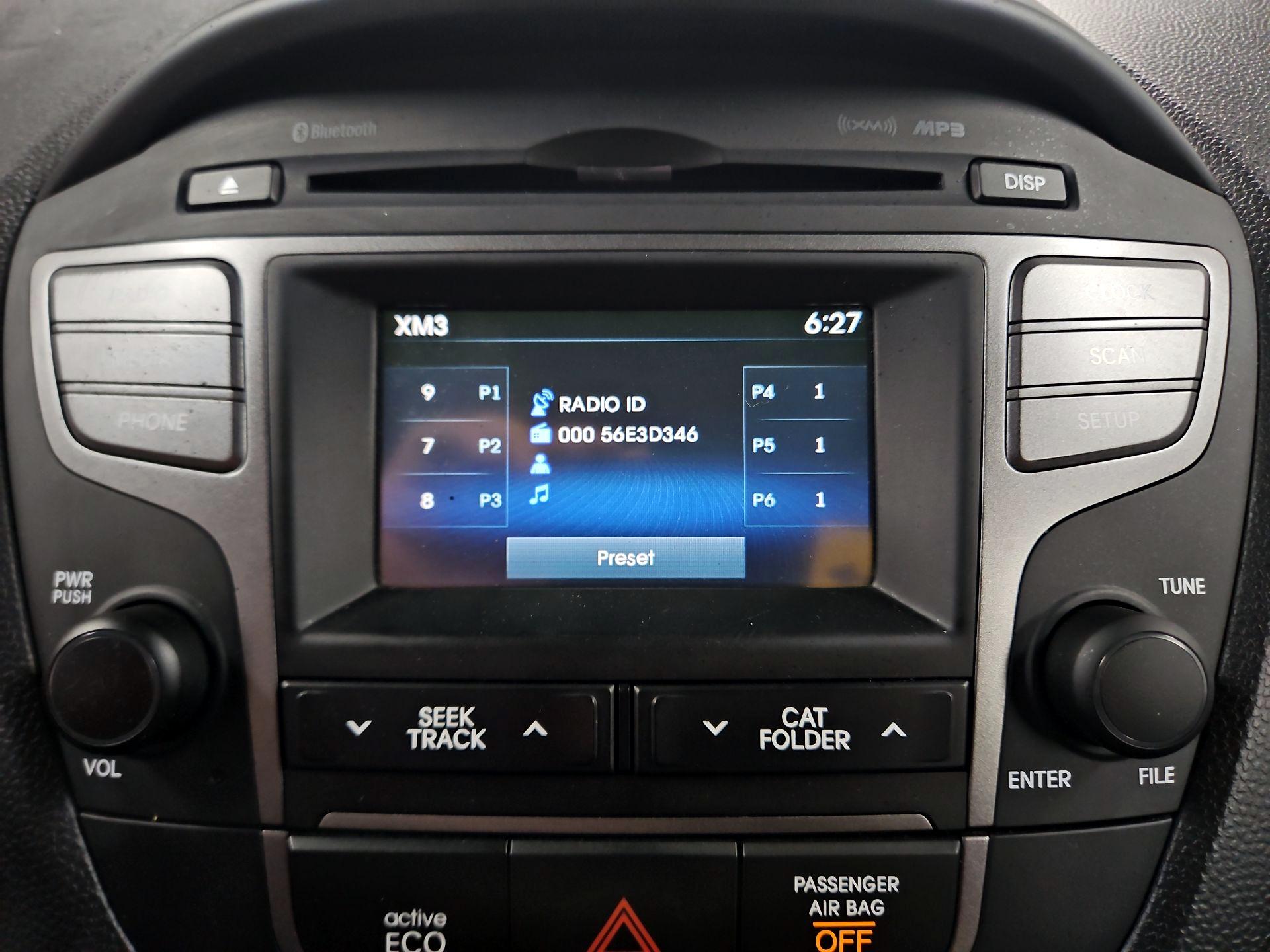 Thumbnail: 2015 Hyundai Tucson - 15