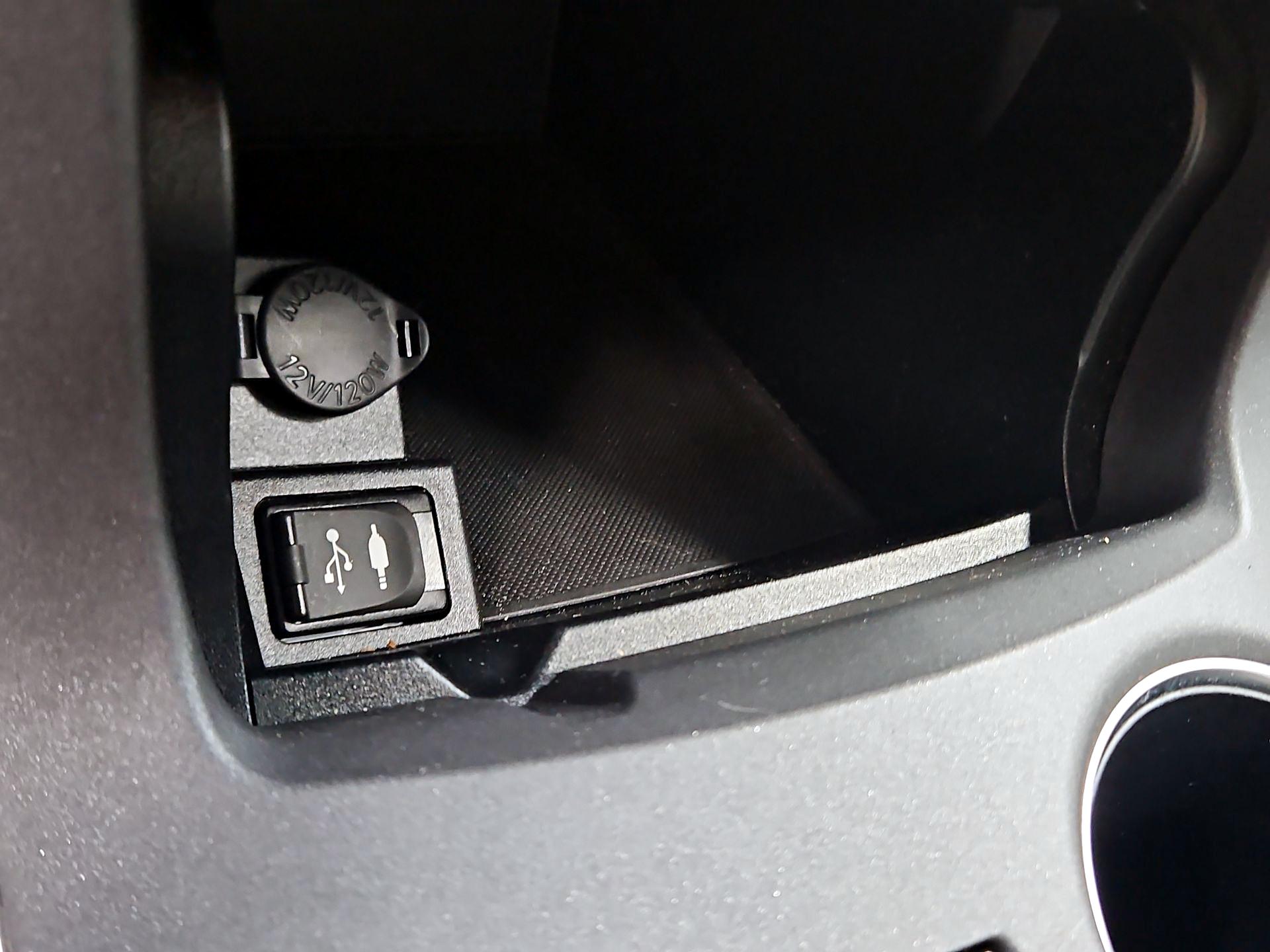 Thumbnail: 2016 Toyota Camry - 18