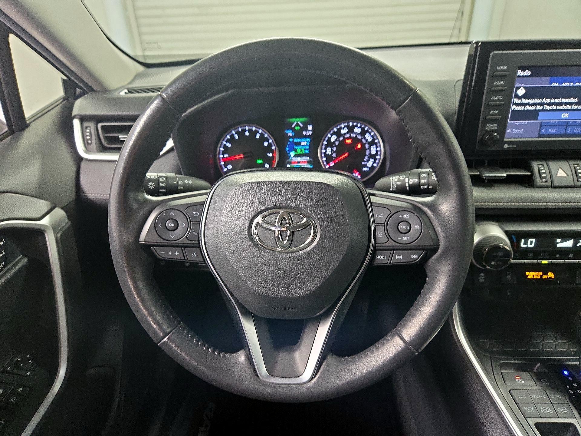 Thumbnail: 2021 Toyota RAV4 - 10