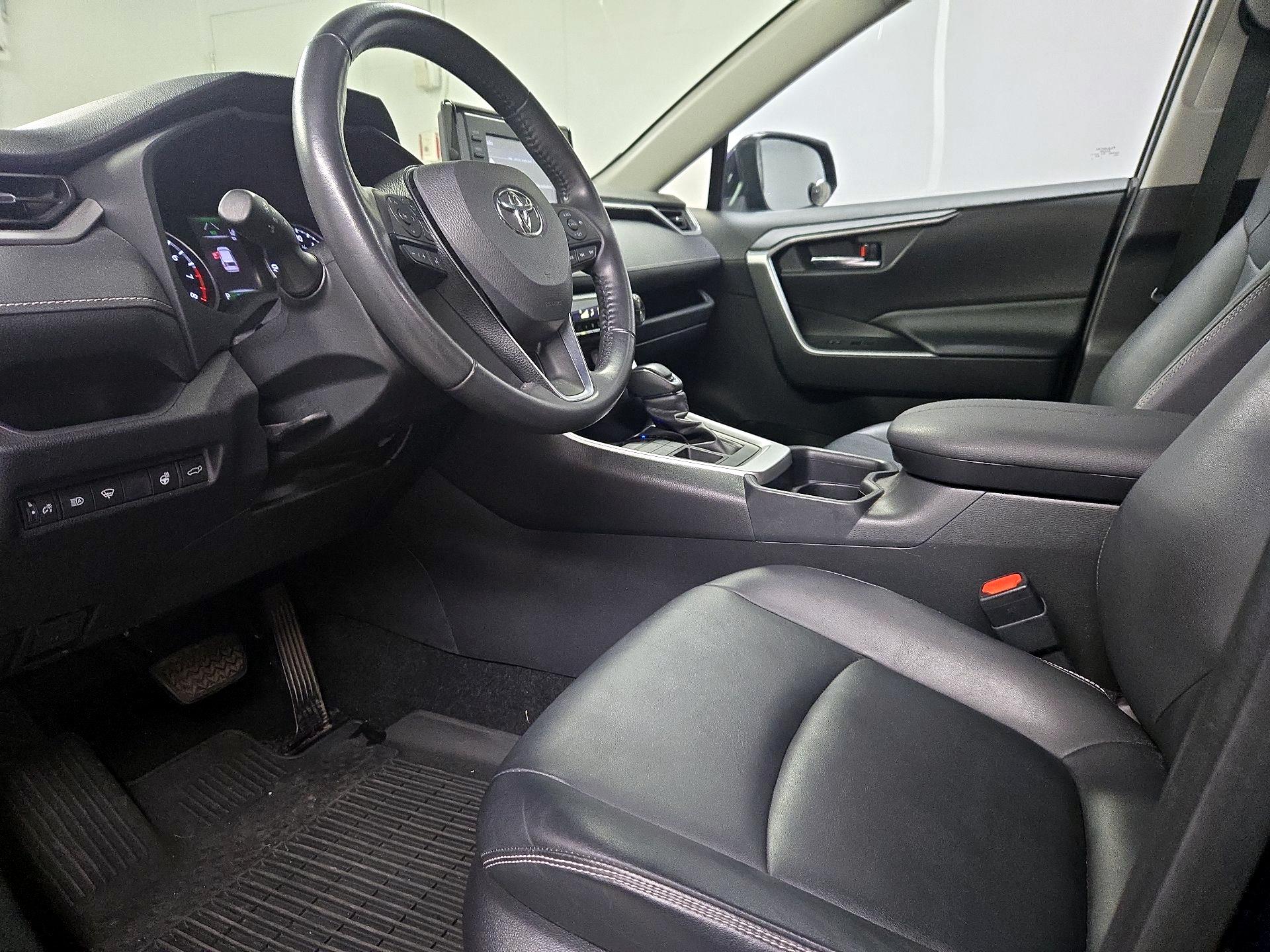 Thumbnail: 2021 Toyota RAV4 - 11