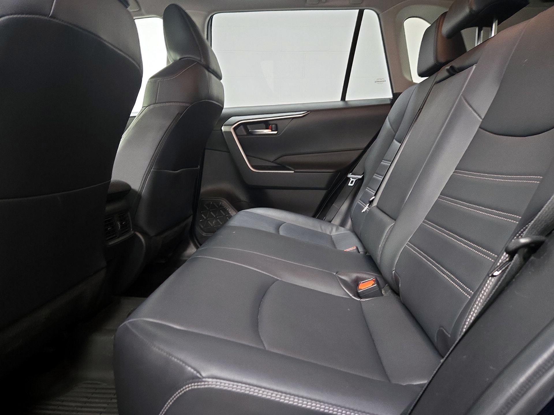 Thumbnail: 2021 Toyota RAV4 - 20