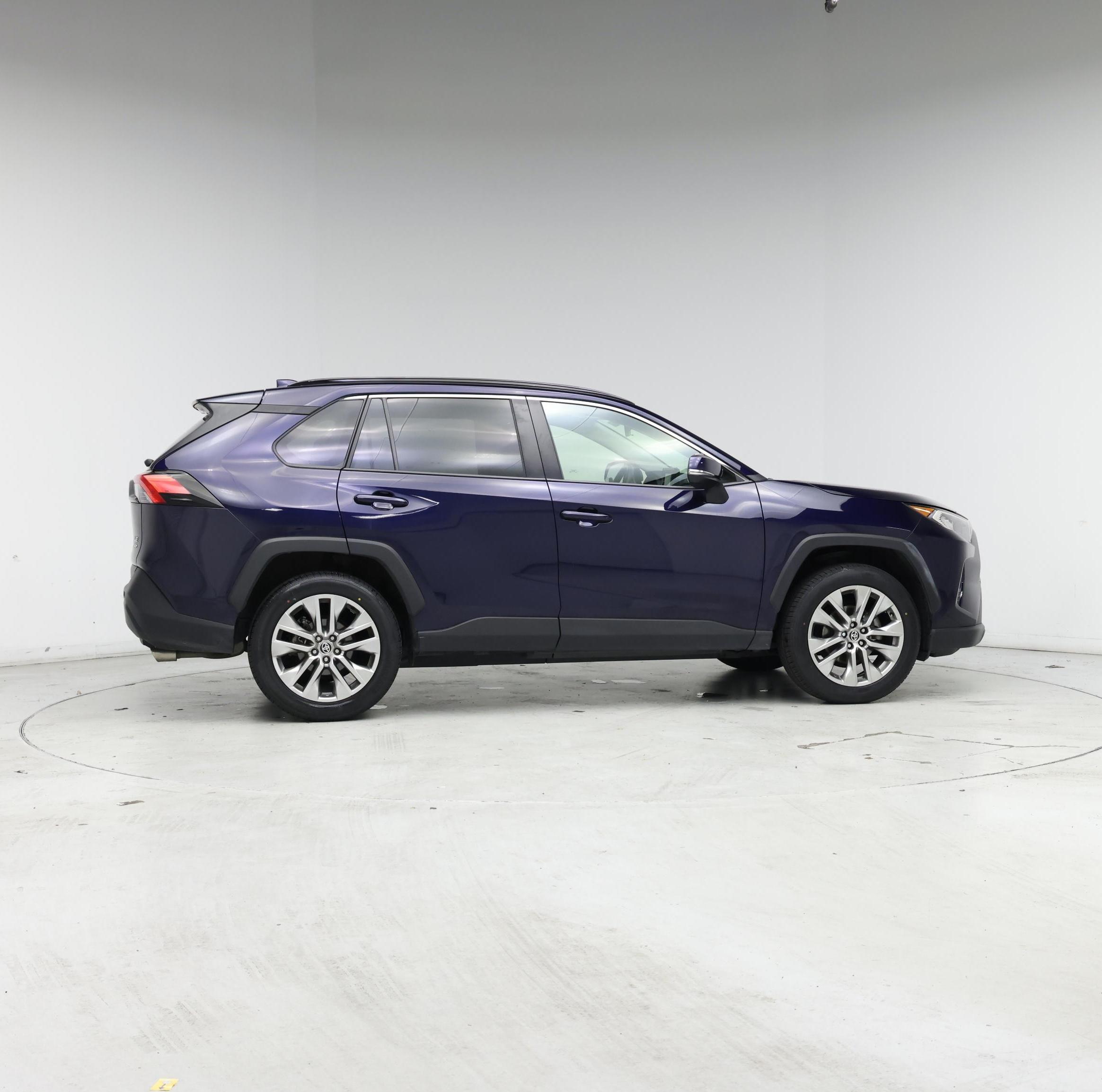 Thumbnail: 2021 Toyota RAV4 - 7
