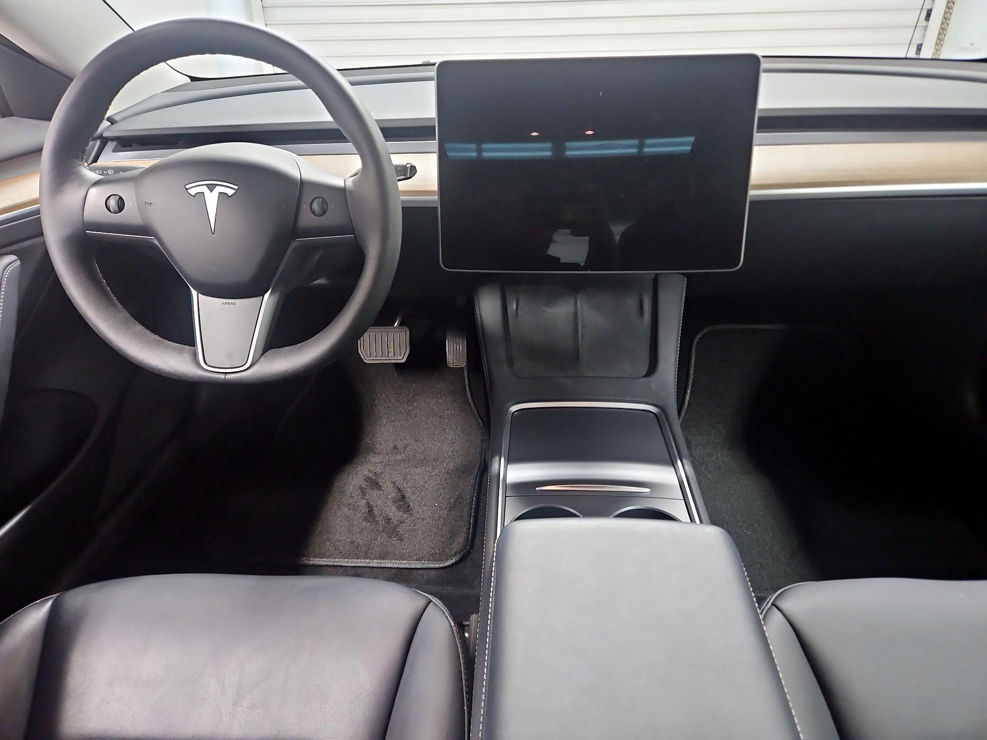 Thumbnail: 2023 Tesla Model 3 - 9