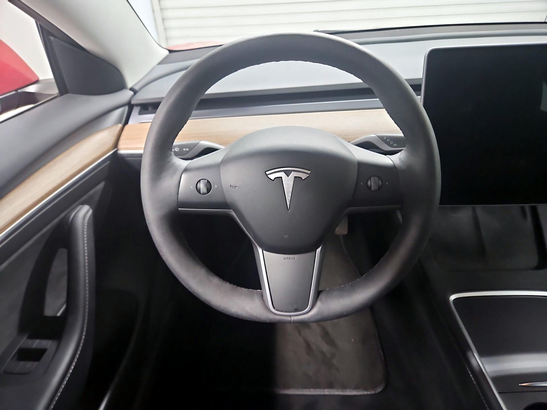 Thumbnail: 2023 Tesla Model 3 - 10