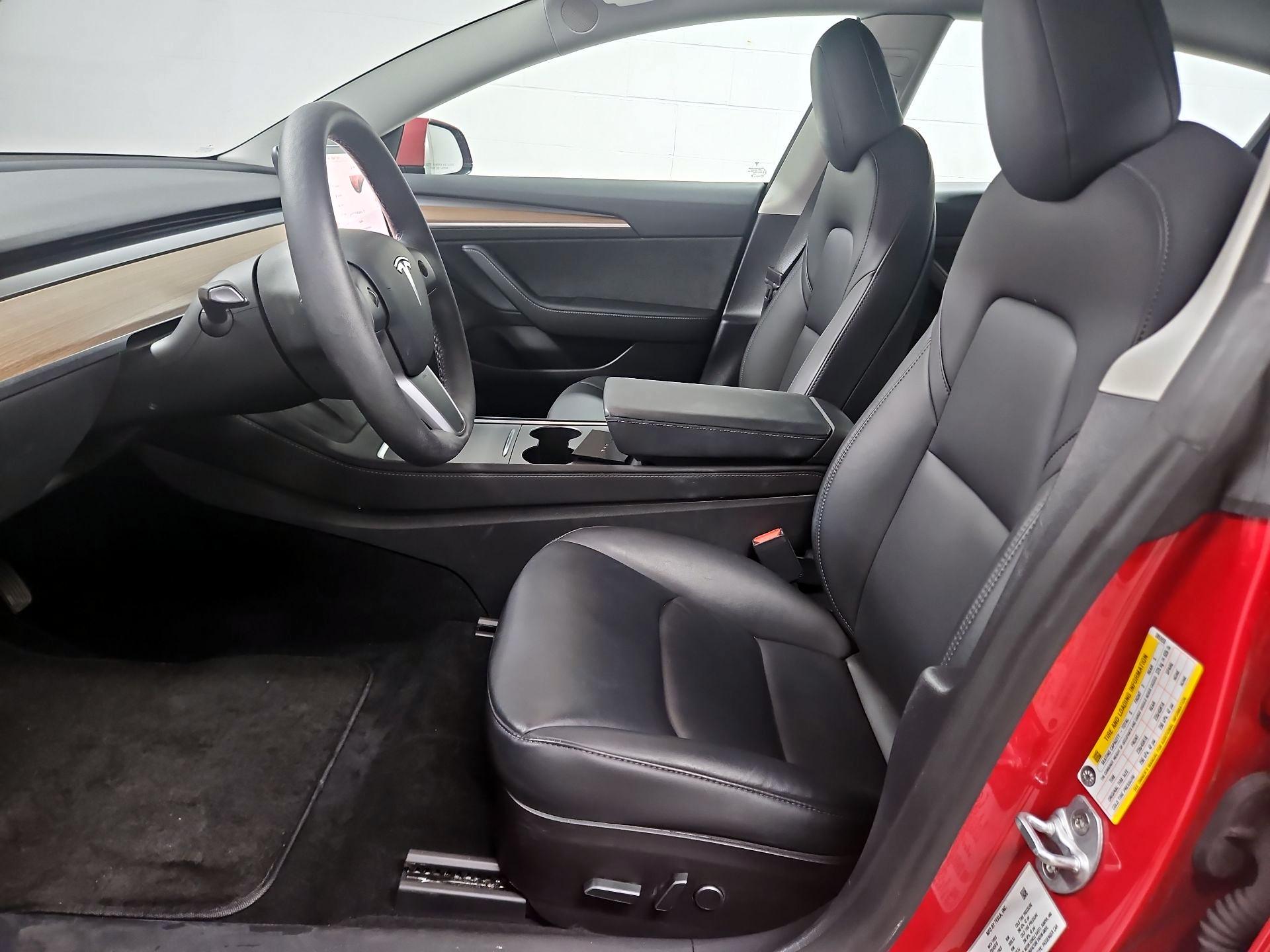 Thumbnail: 2023 Tesla Model 3 - 11