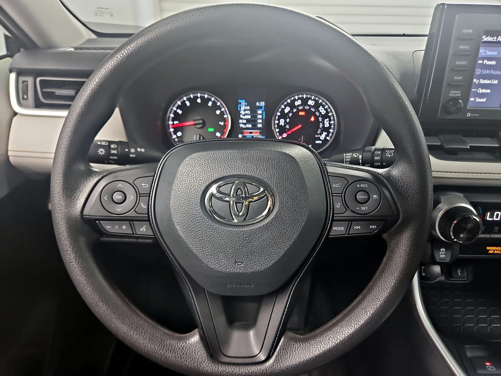 Thumbnail: 2021 Toyota RAV4 - 10