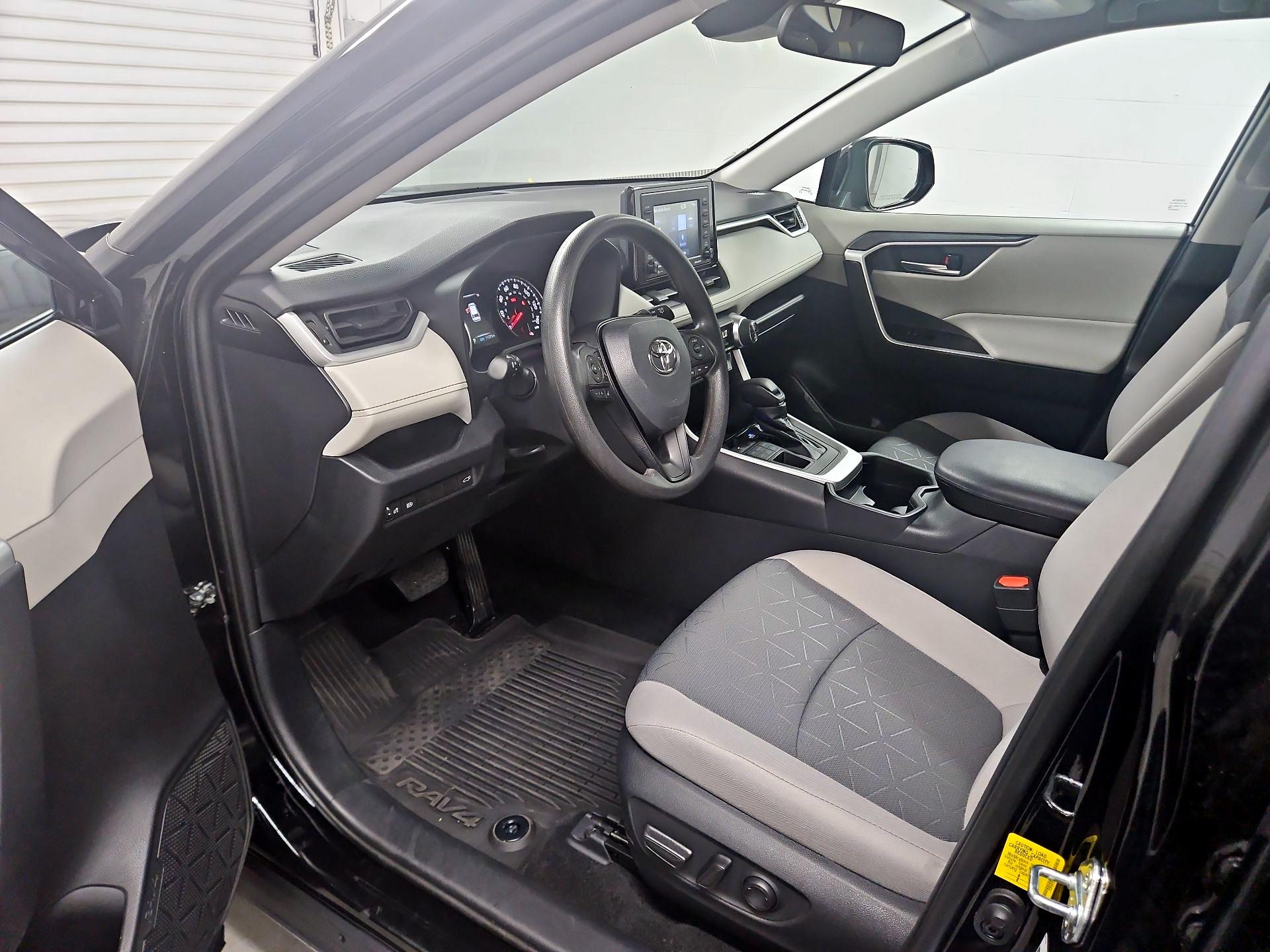 Thumbnail: 2021 Toyota RAV4 - 11