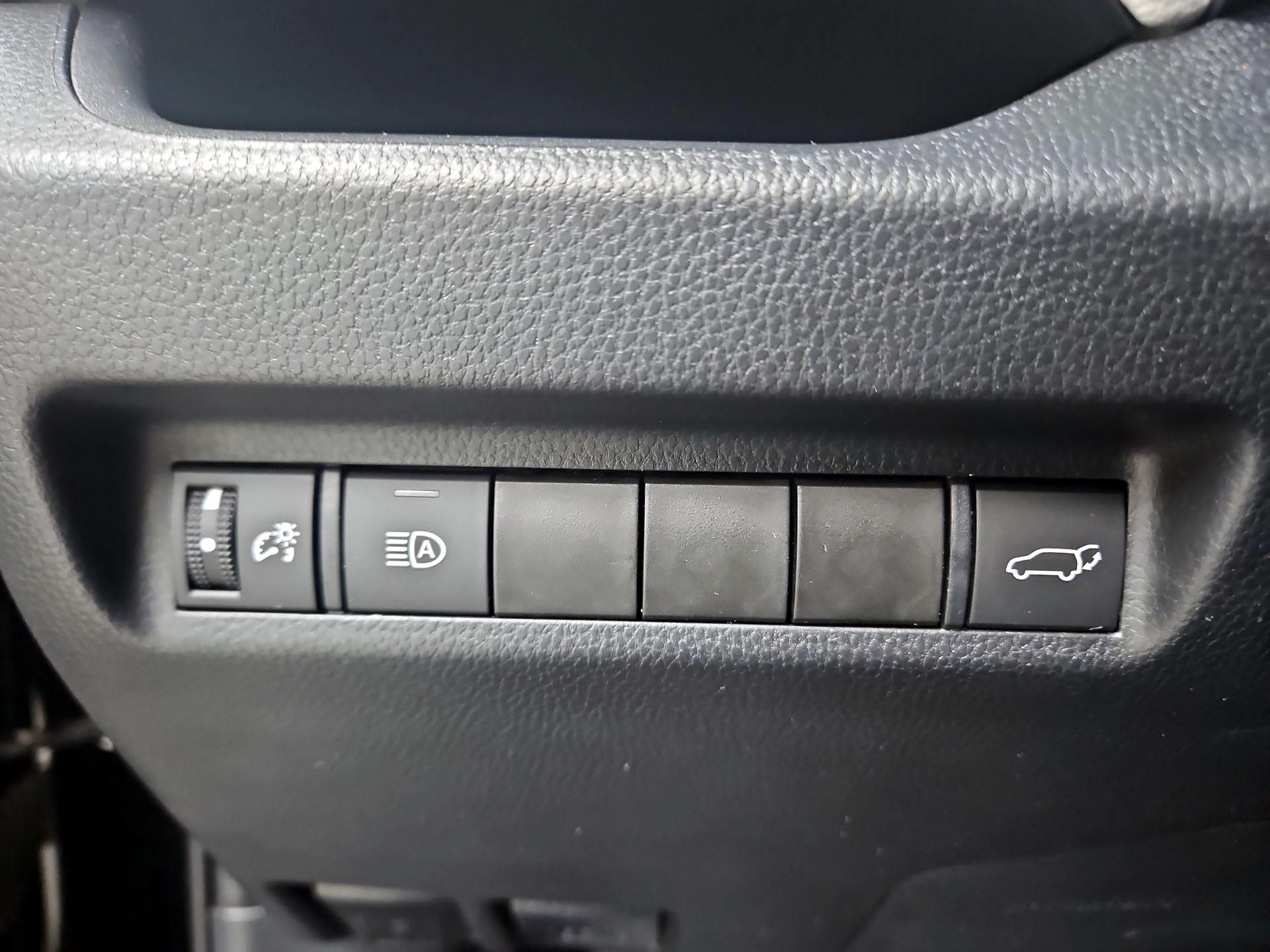 Thumbnail: 2021 Toyota RAV4 - 13