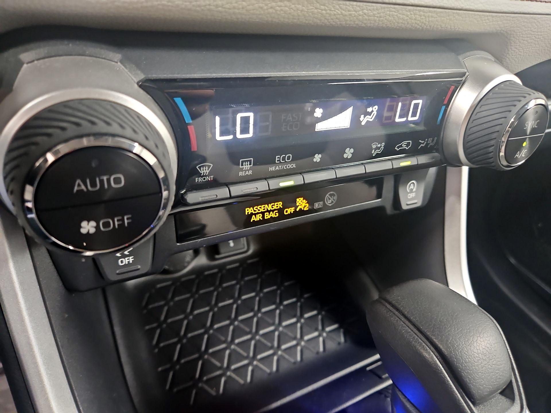 Thumbnail: 2021 Toyota RAV4 - 16