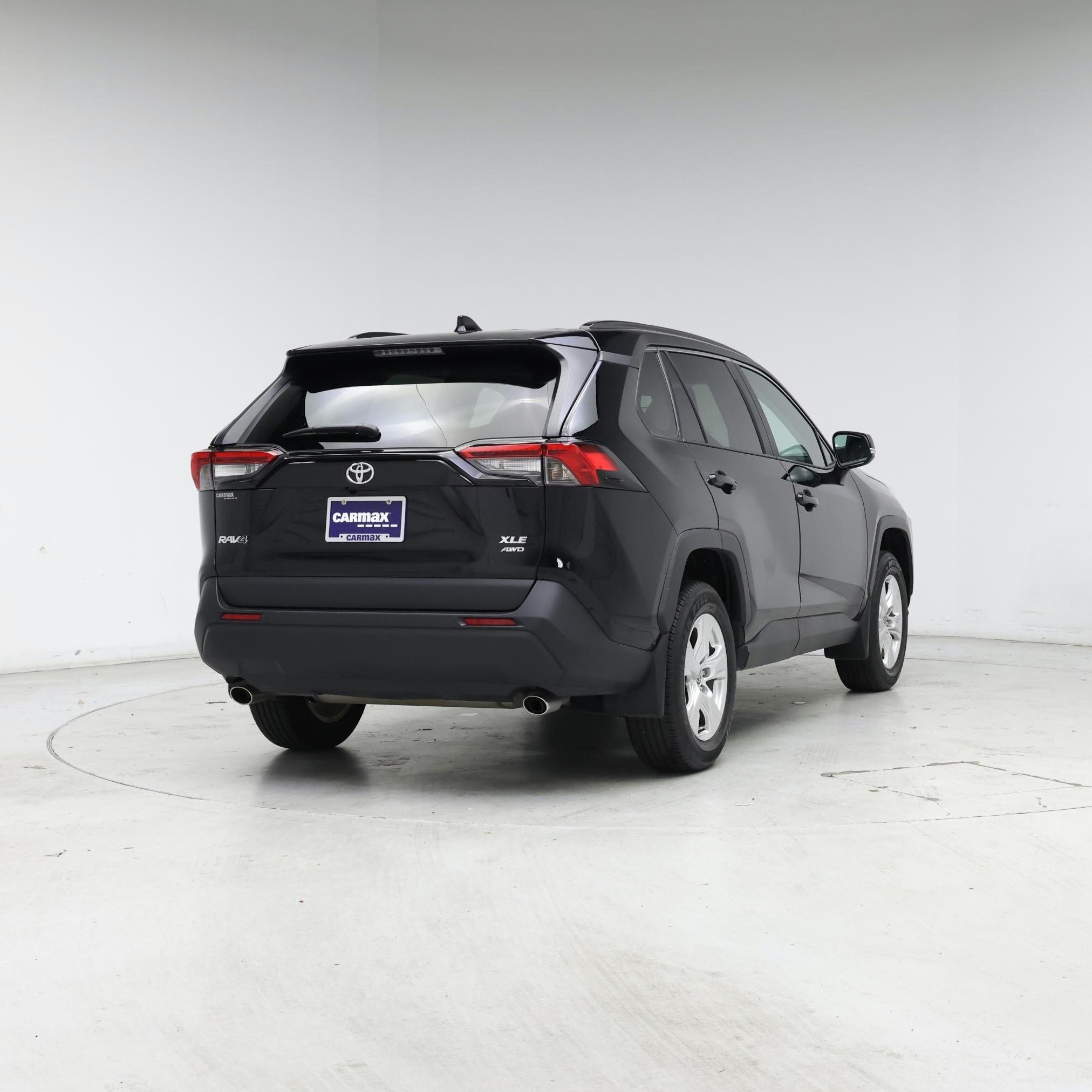 Thumbnail: 2021 Toyota RAV4 - 8