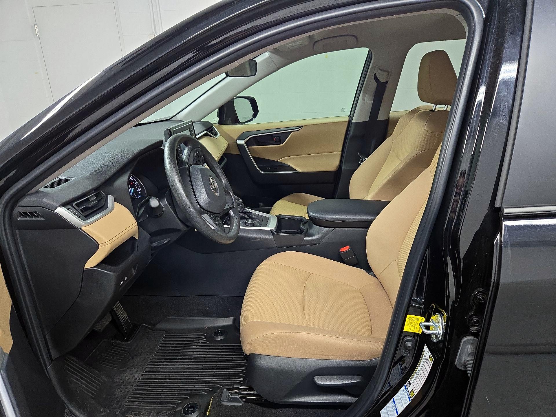 Thumbnail: 2022 Toyota RAV4 - 11