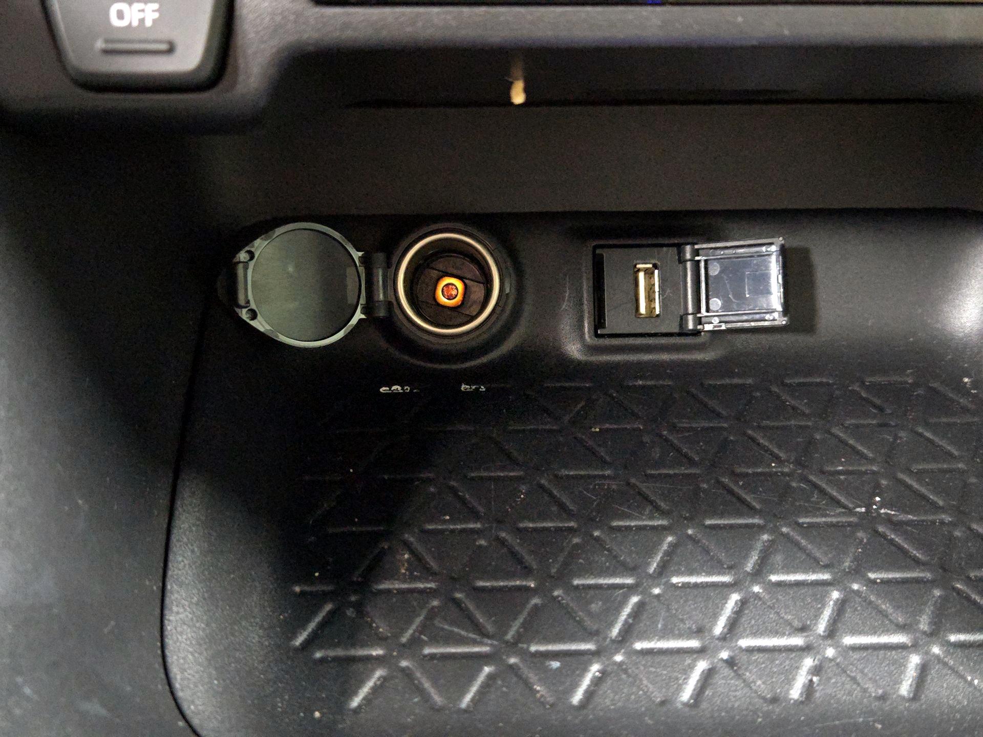 Thumbnail: 2022 Toyota RAV4 - 18