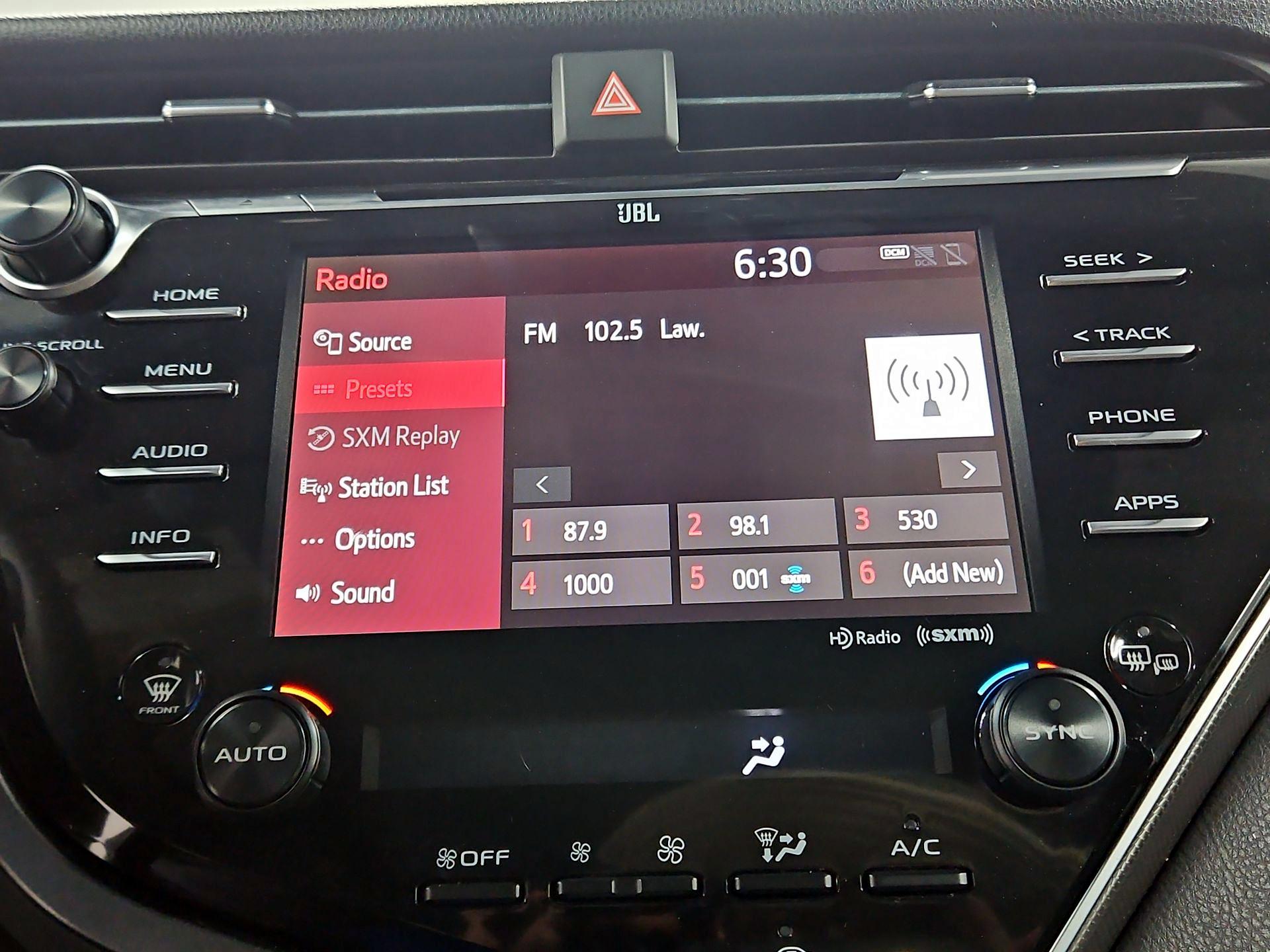 Thumbnail: 2018 Toyota Camry - 15