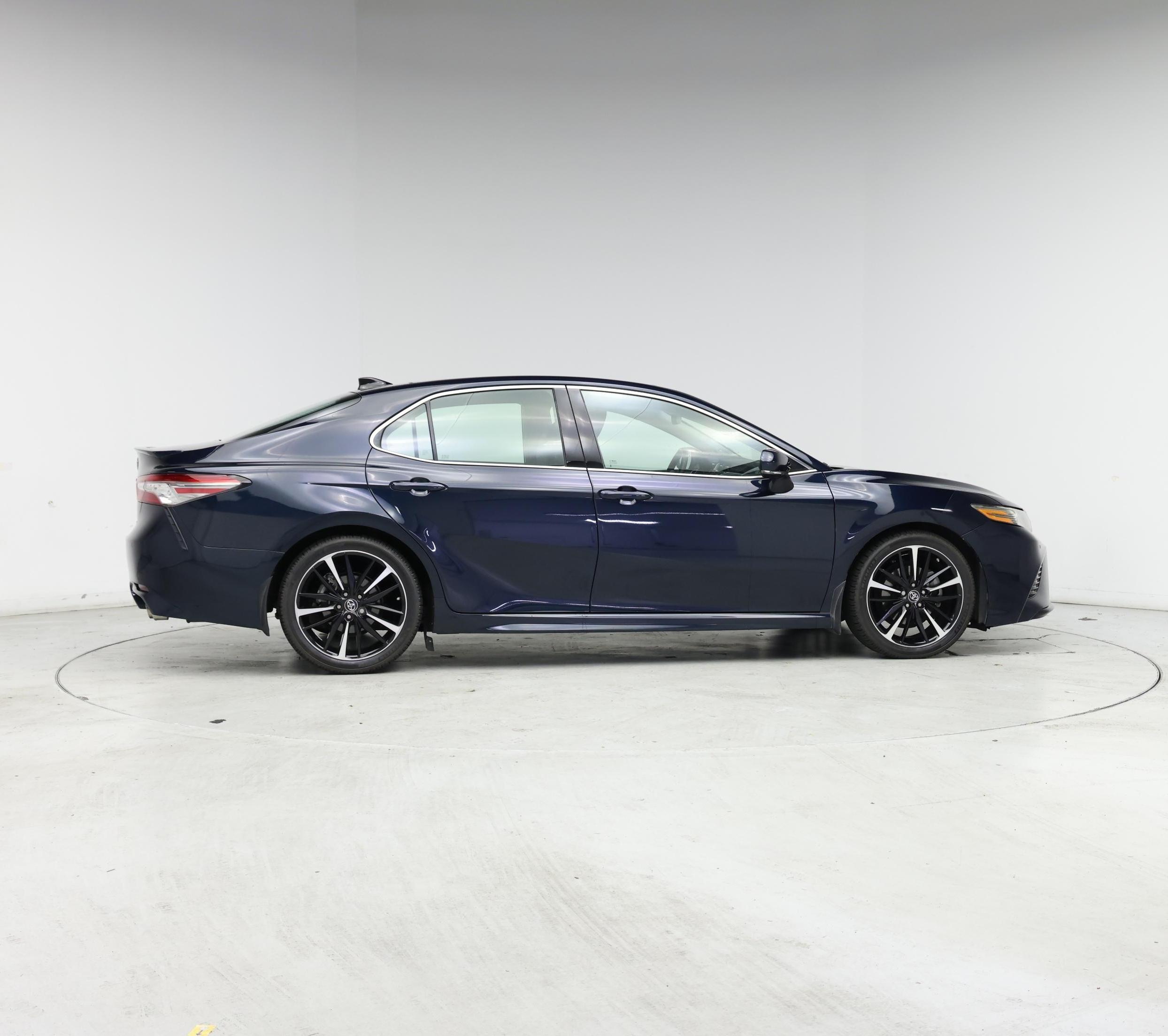 Thumbnail: 2018 Toyota Camry - 7