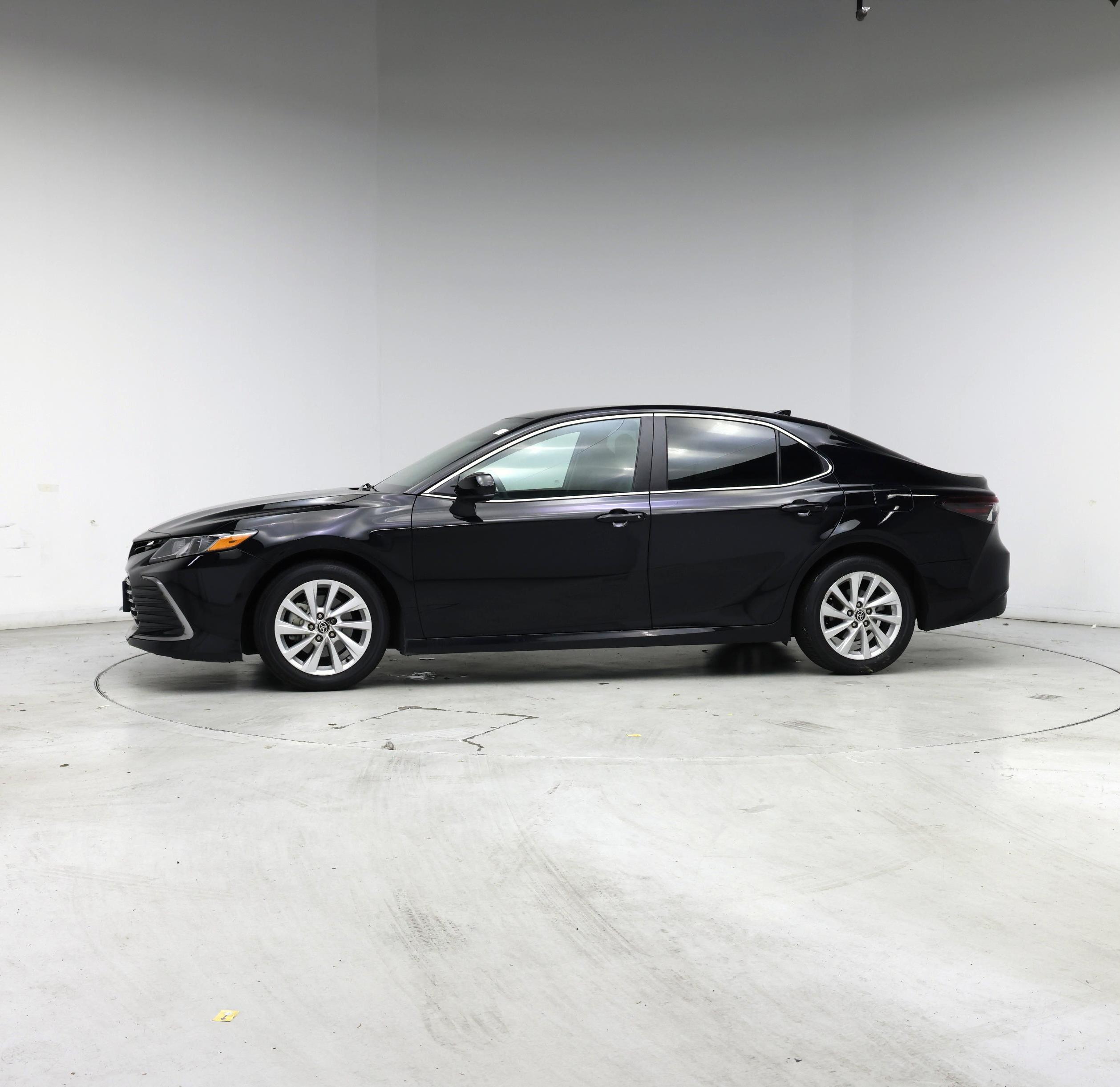 Thumbnail: 2022 Toyota Camry - 3