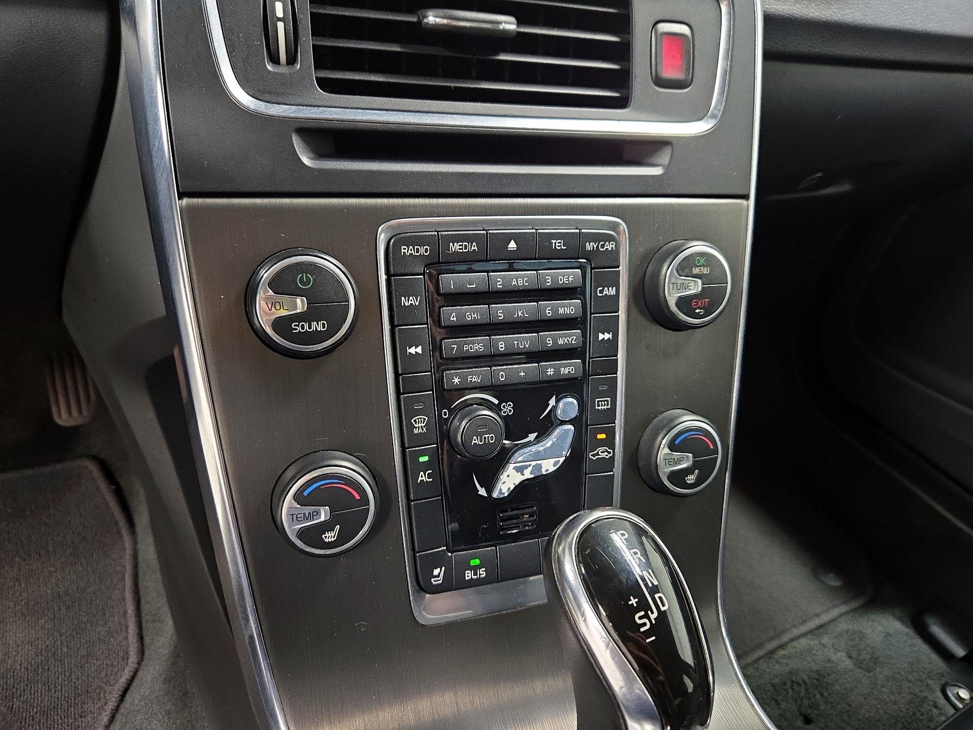 Thumbnail: 2014 Volvo S60 - 16