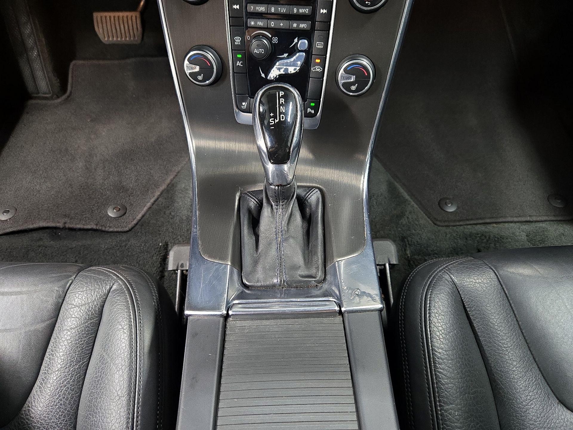 Thumbnail: 2014 Volvo S60 - 17