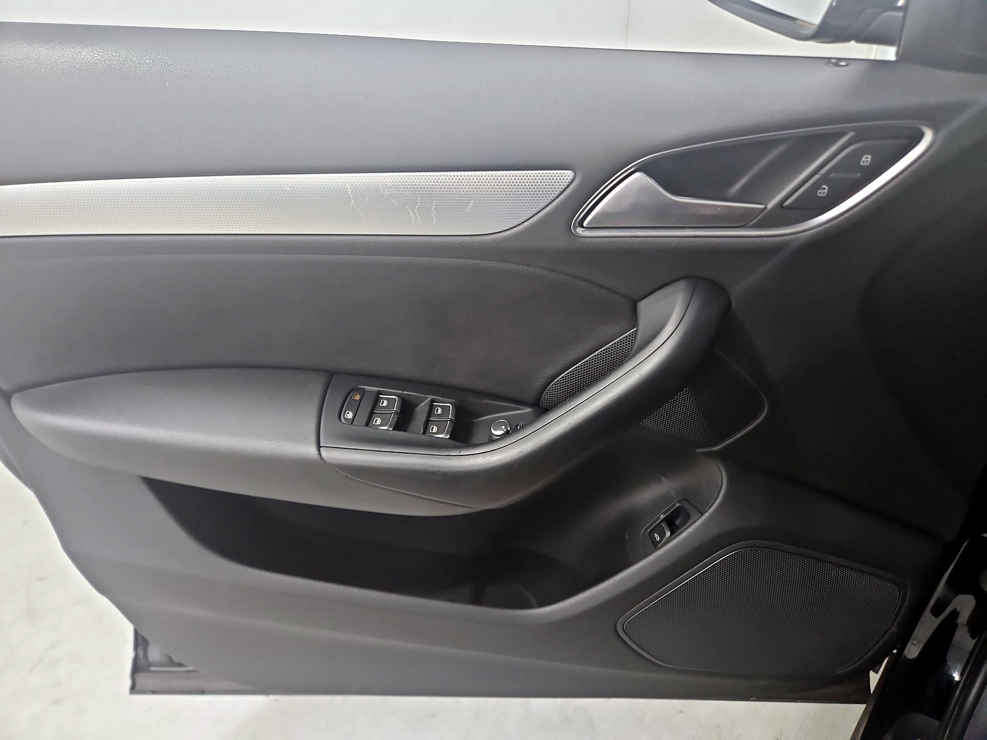 Thumbnail: 2016 Audi Q3 - 12