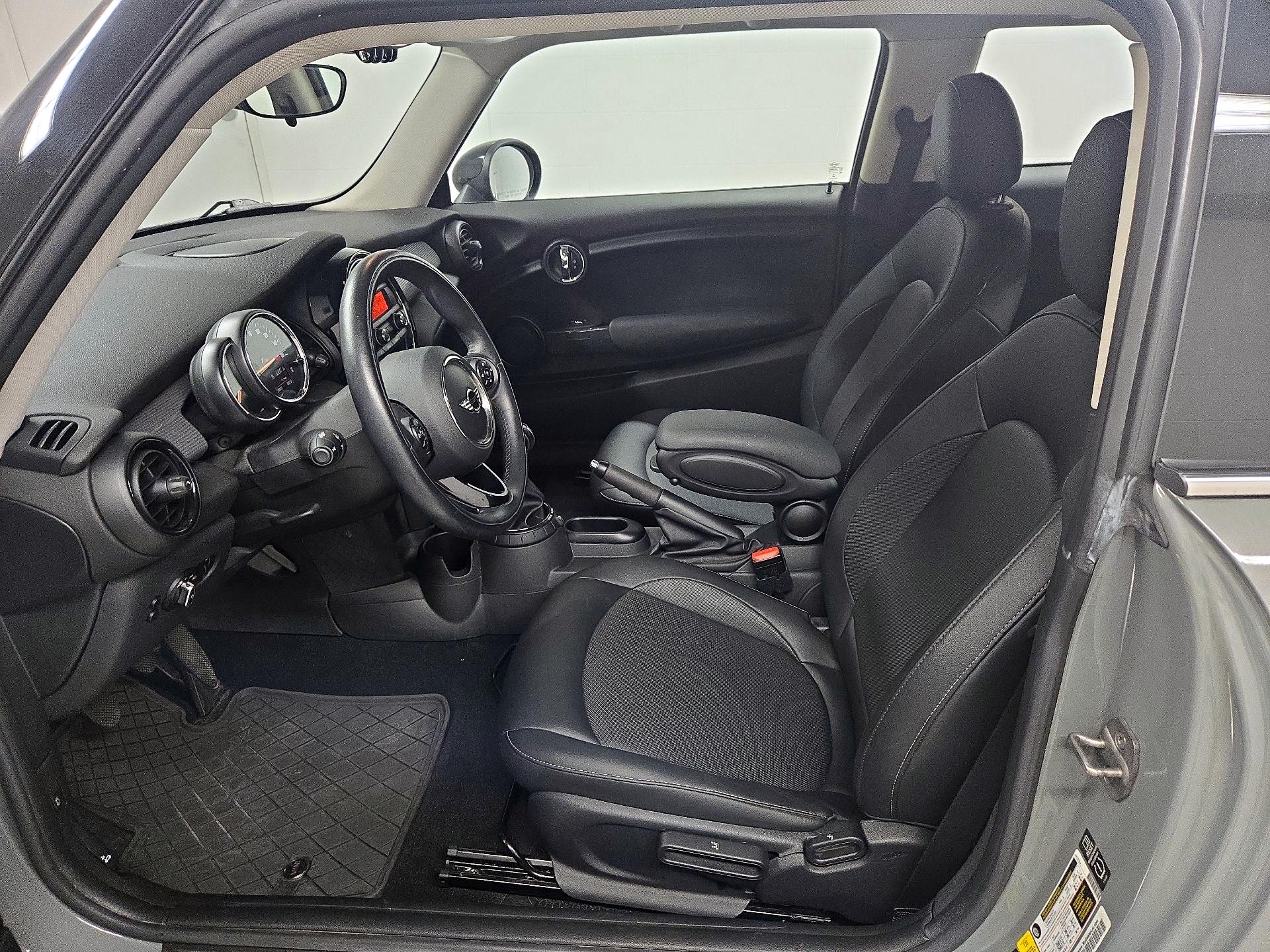 Thumbnail: 2015 MINI Cooper Hardtop - 11