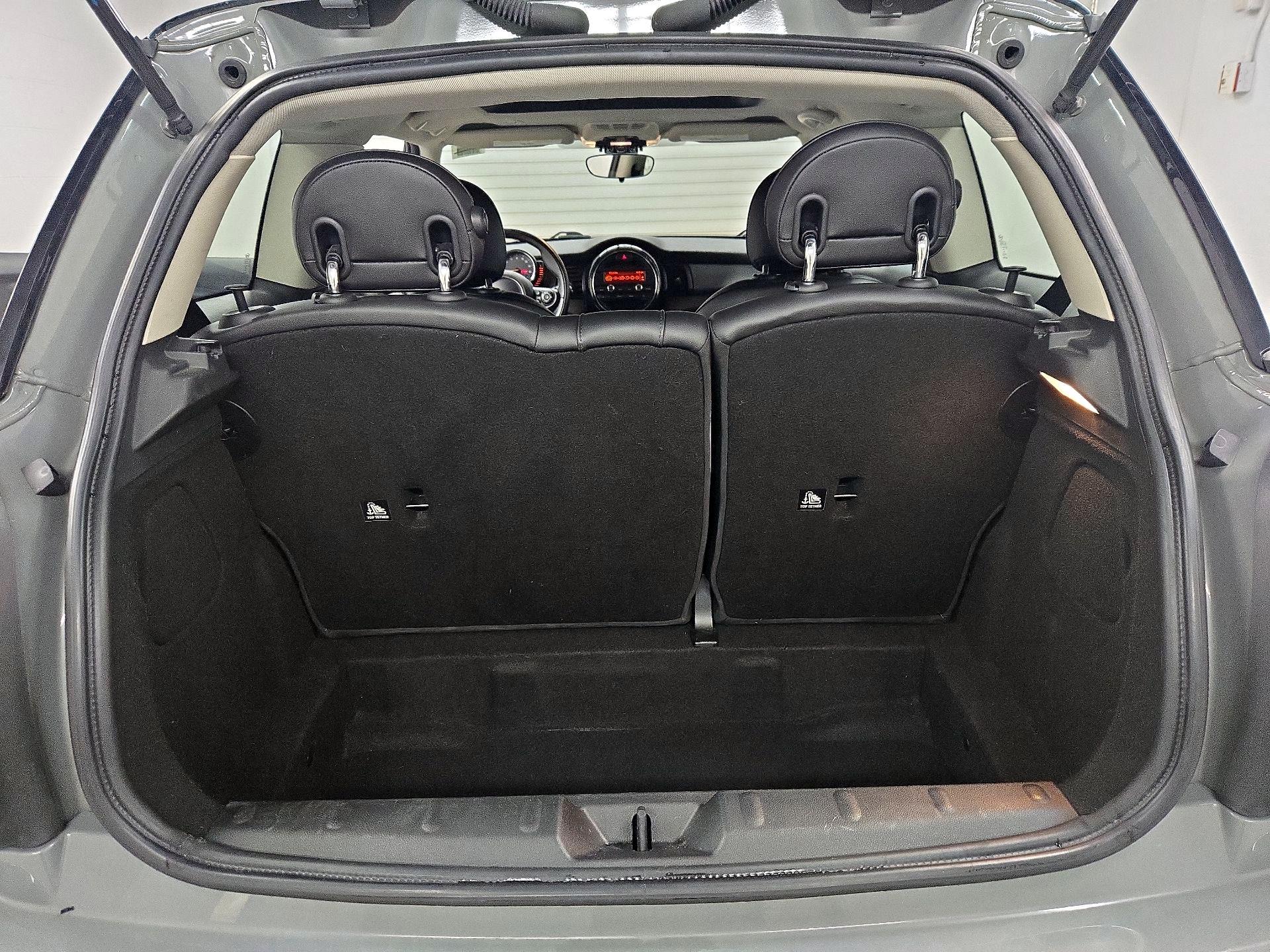 Thumbnail: 2015 MINI Cooper Hardtop - 20