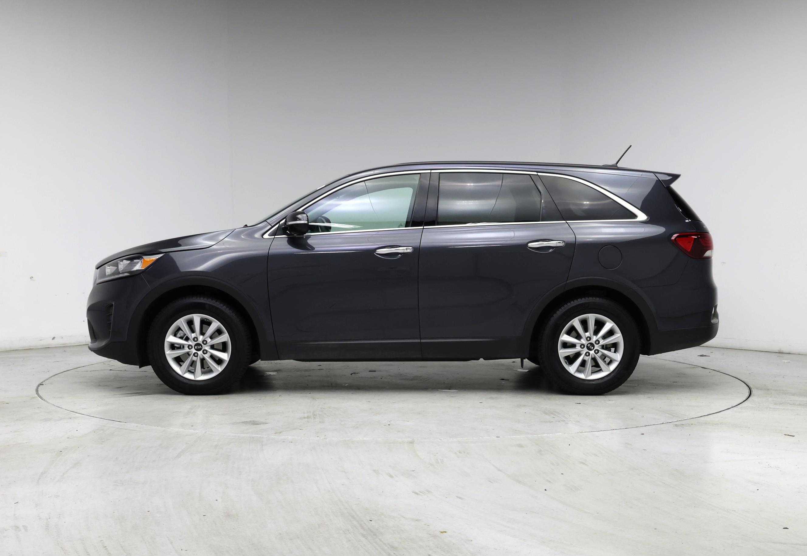Thumbnail: 2019 Kia Sorento - 3