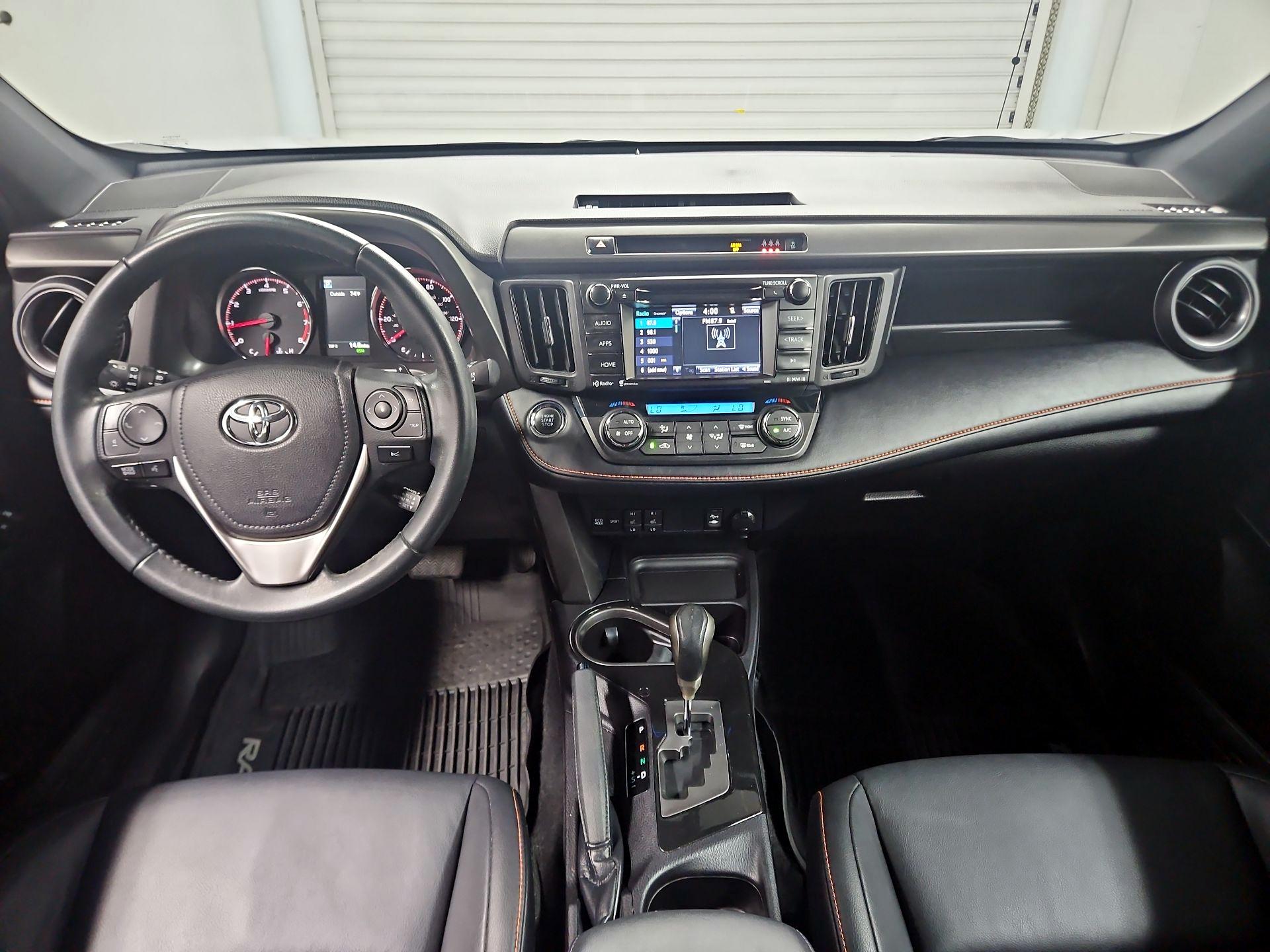 Thumbnail: 2017 Toyota RAV4 - 9