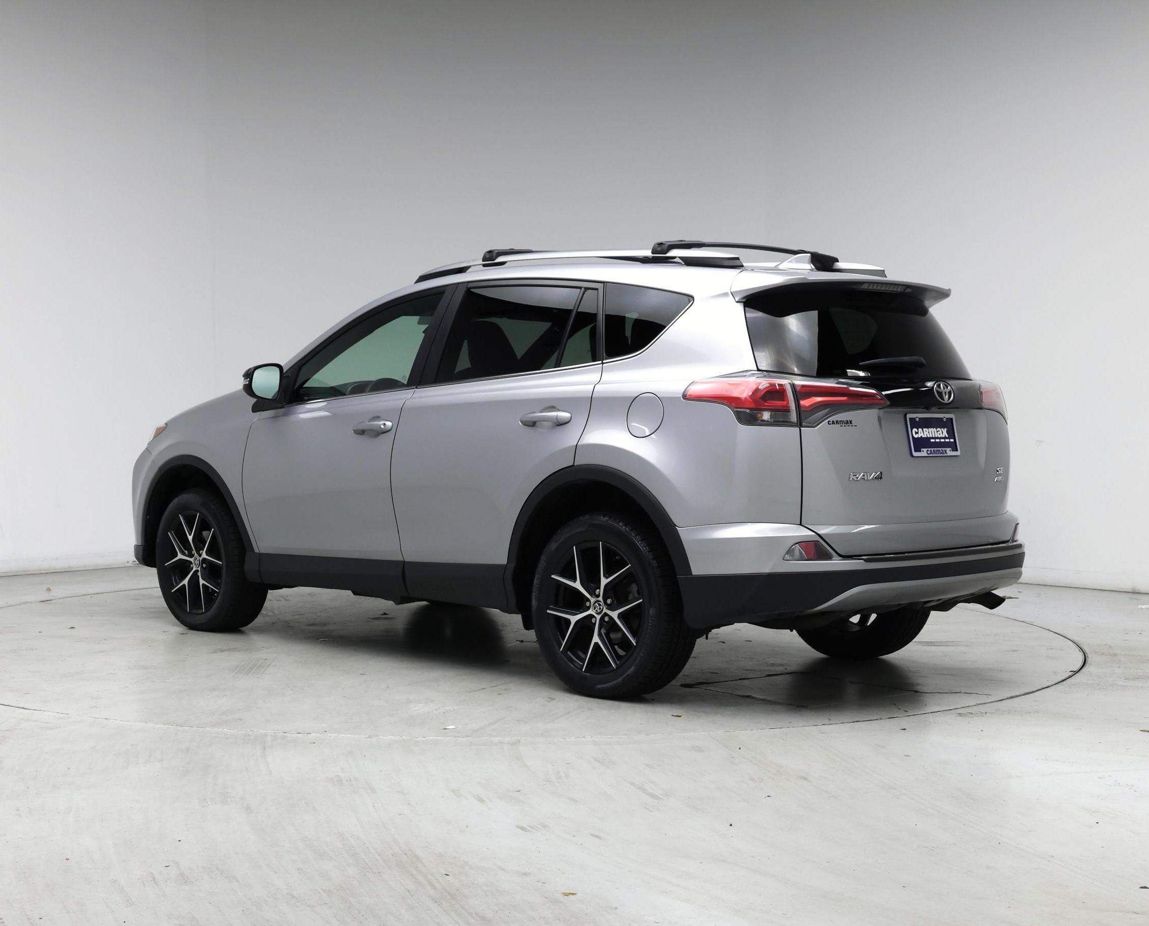 Thumbnail: 2017 Toyota RAV4 - 2