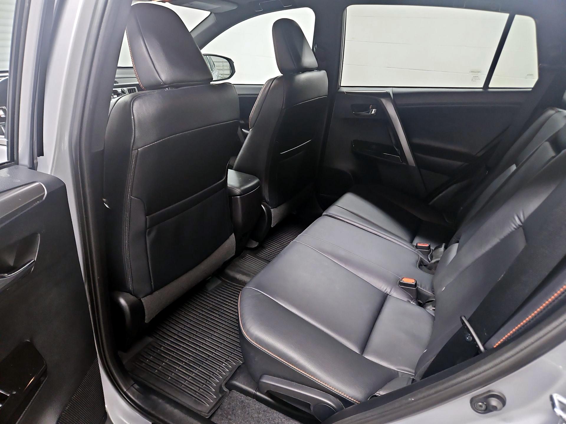 Thumbnail: 2017 Toyota RAV4 - 20